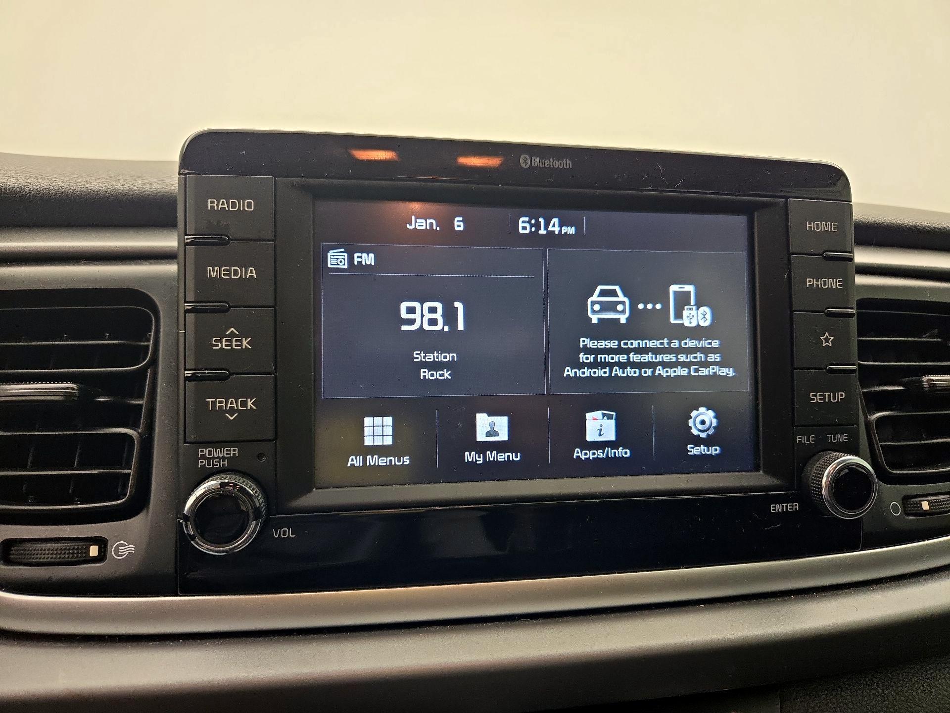 Thumbnail: 2020 Kia Rio - 15