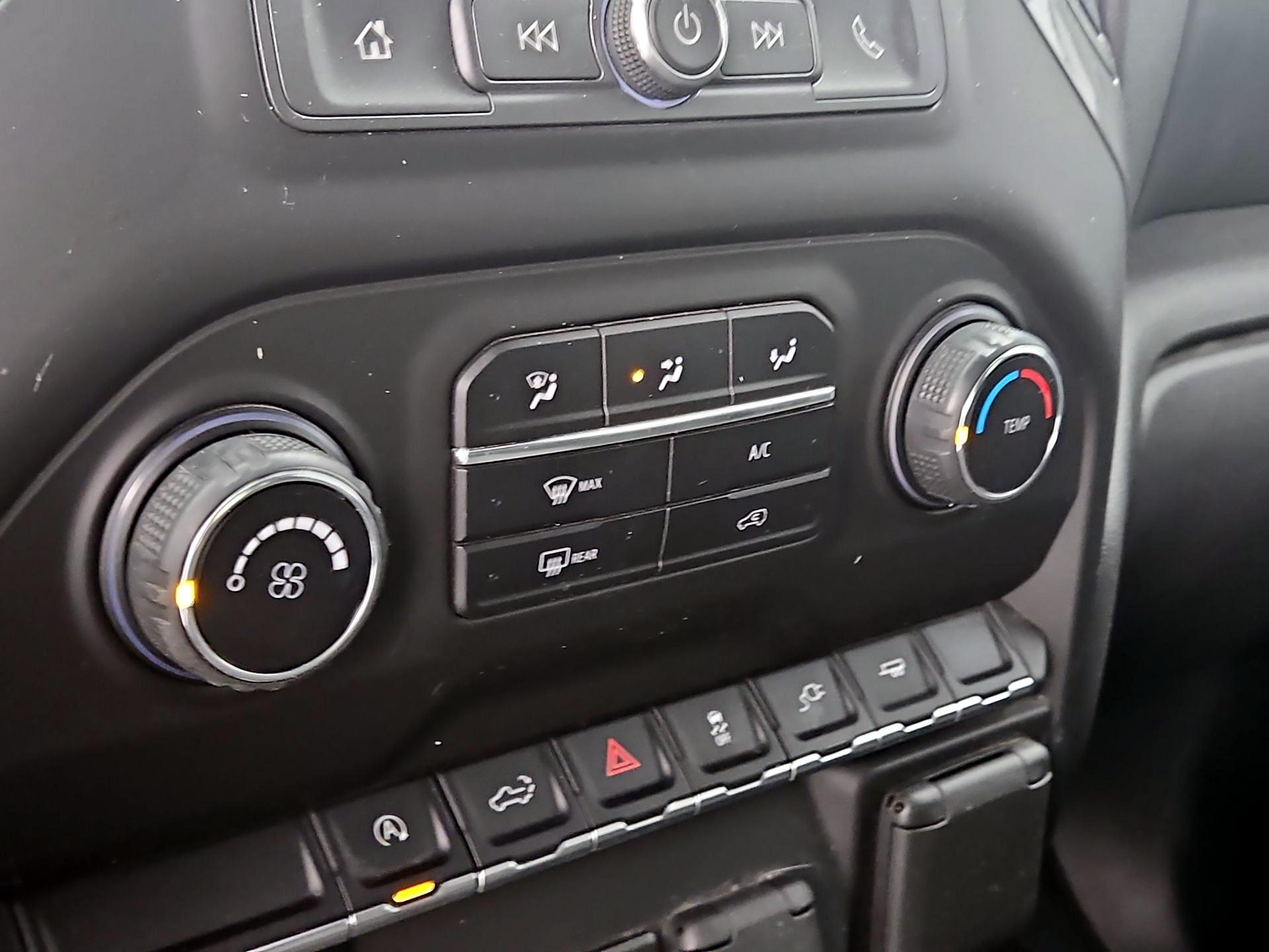 Thumbnail: 2020 Chevrolet Silverado 1500 - 16