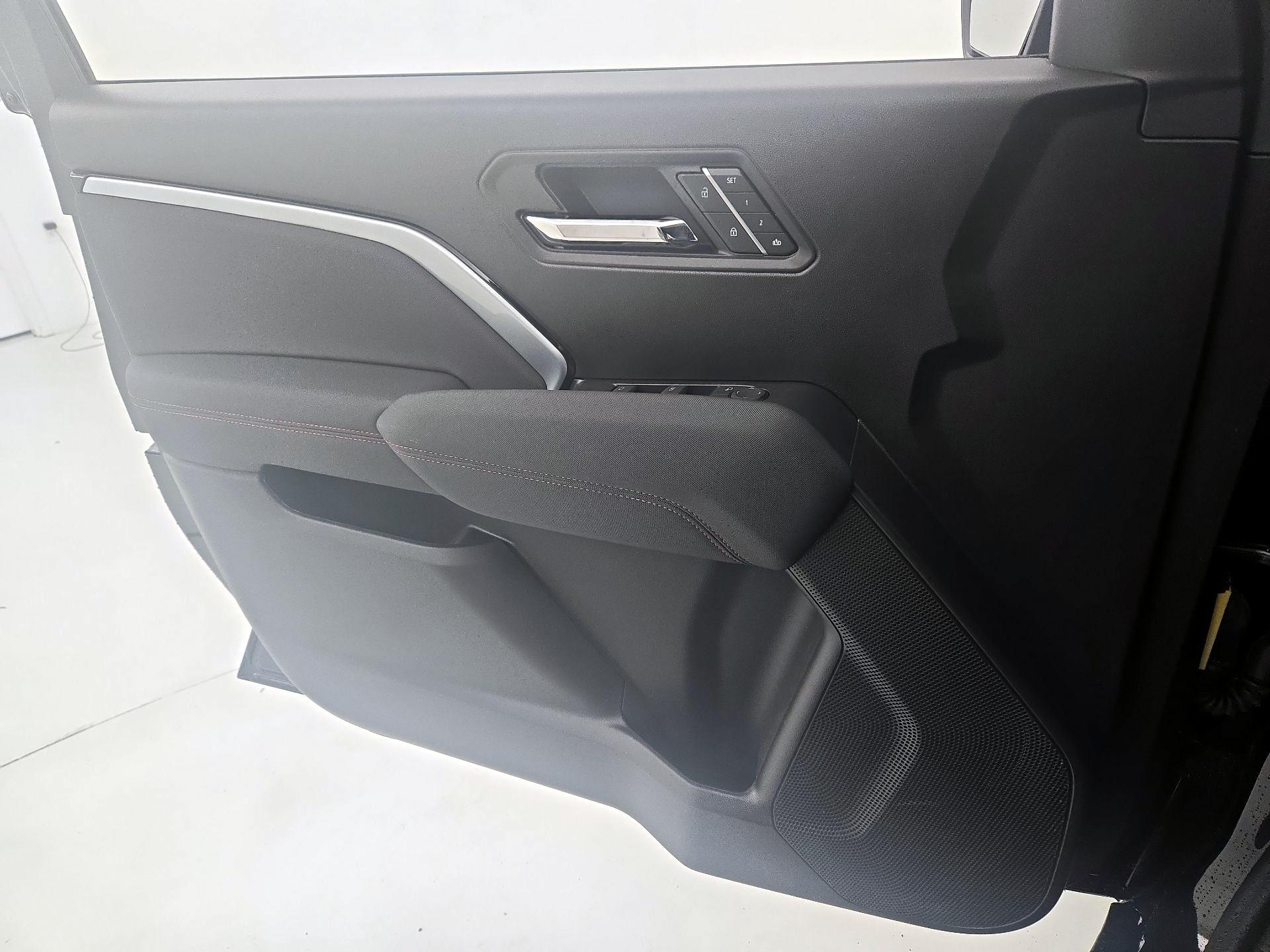 Thumbnail: 2025 Chevrolet Colorado - 12