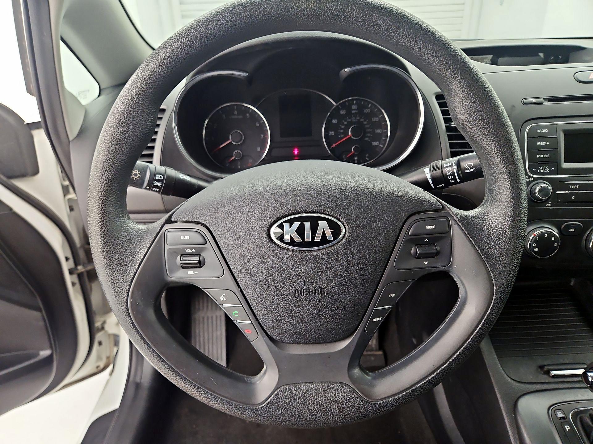 Thumbnail: 2016 Kia Forte - 10