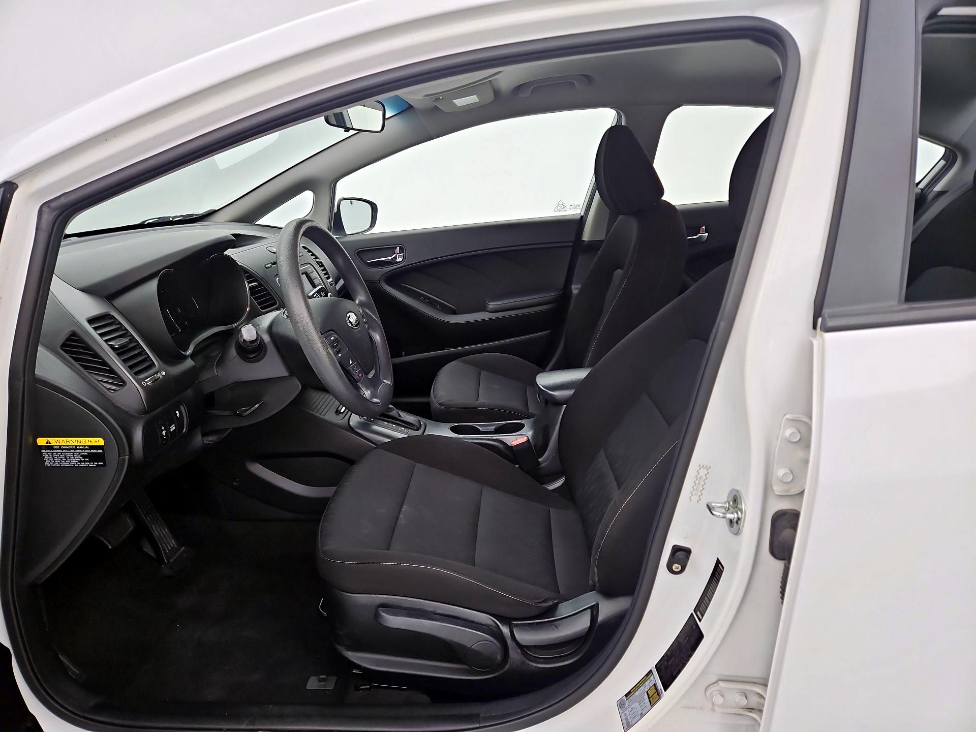 Thumbnail: 2016 Kia Forte - 11