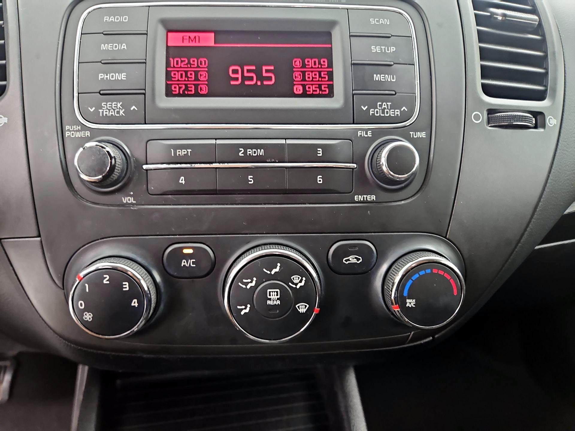 Thumbnail: 2016 Kia Forte - 15