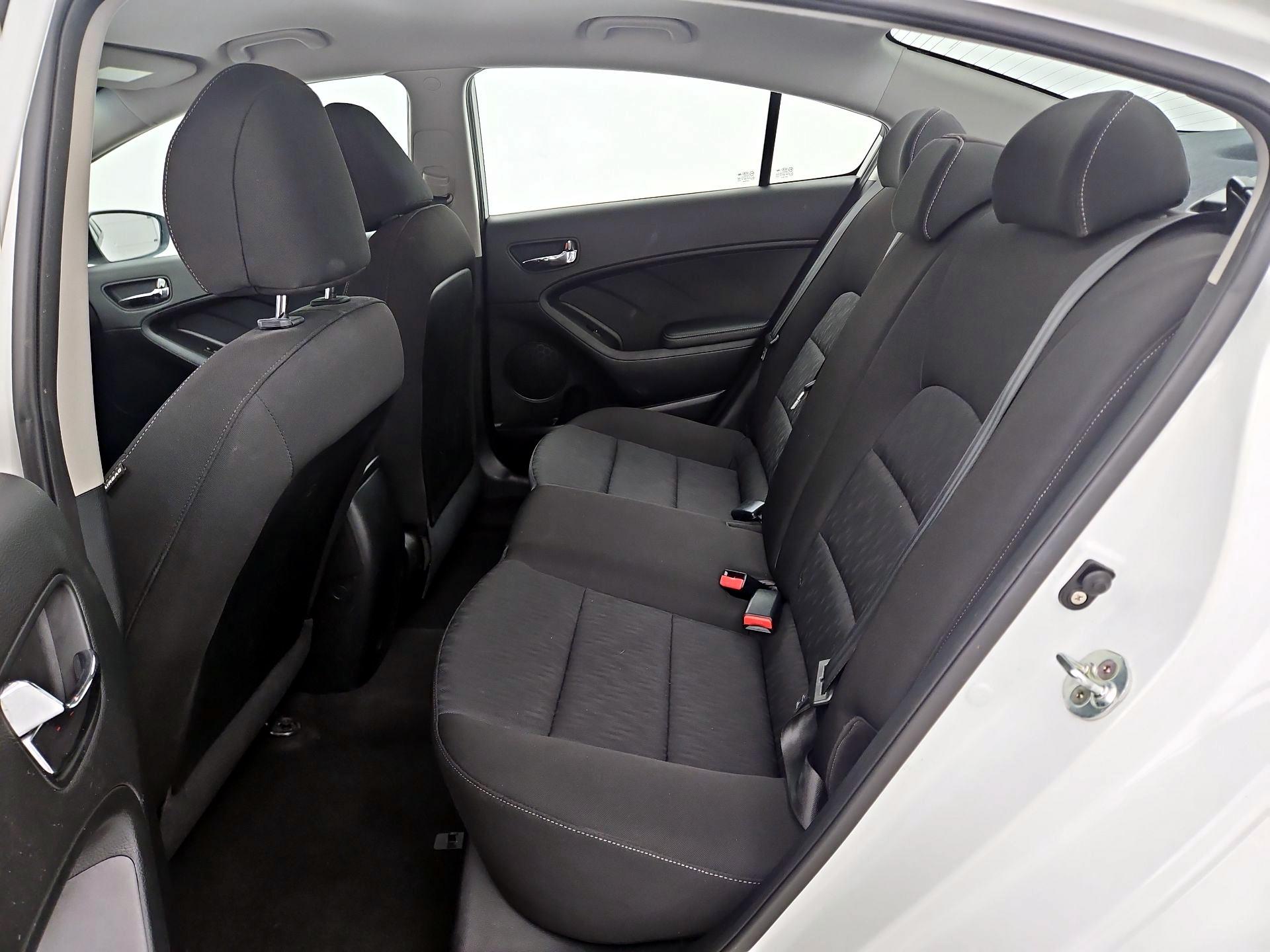 Thumbnail: 2016 Kia Forte - 17