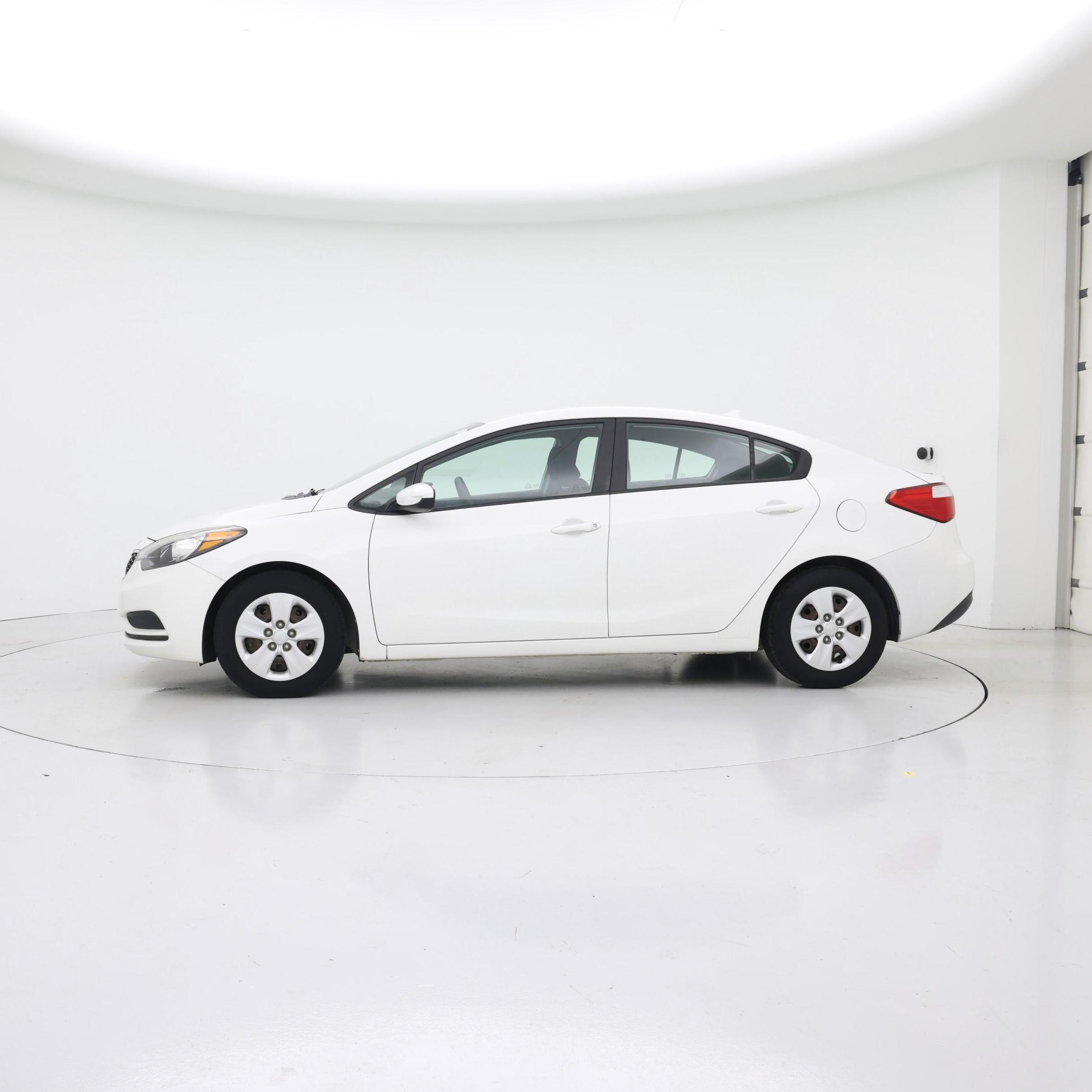 Thumbnail: 2016 Kia Forte - 3