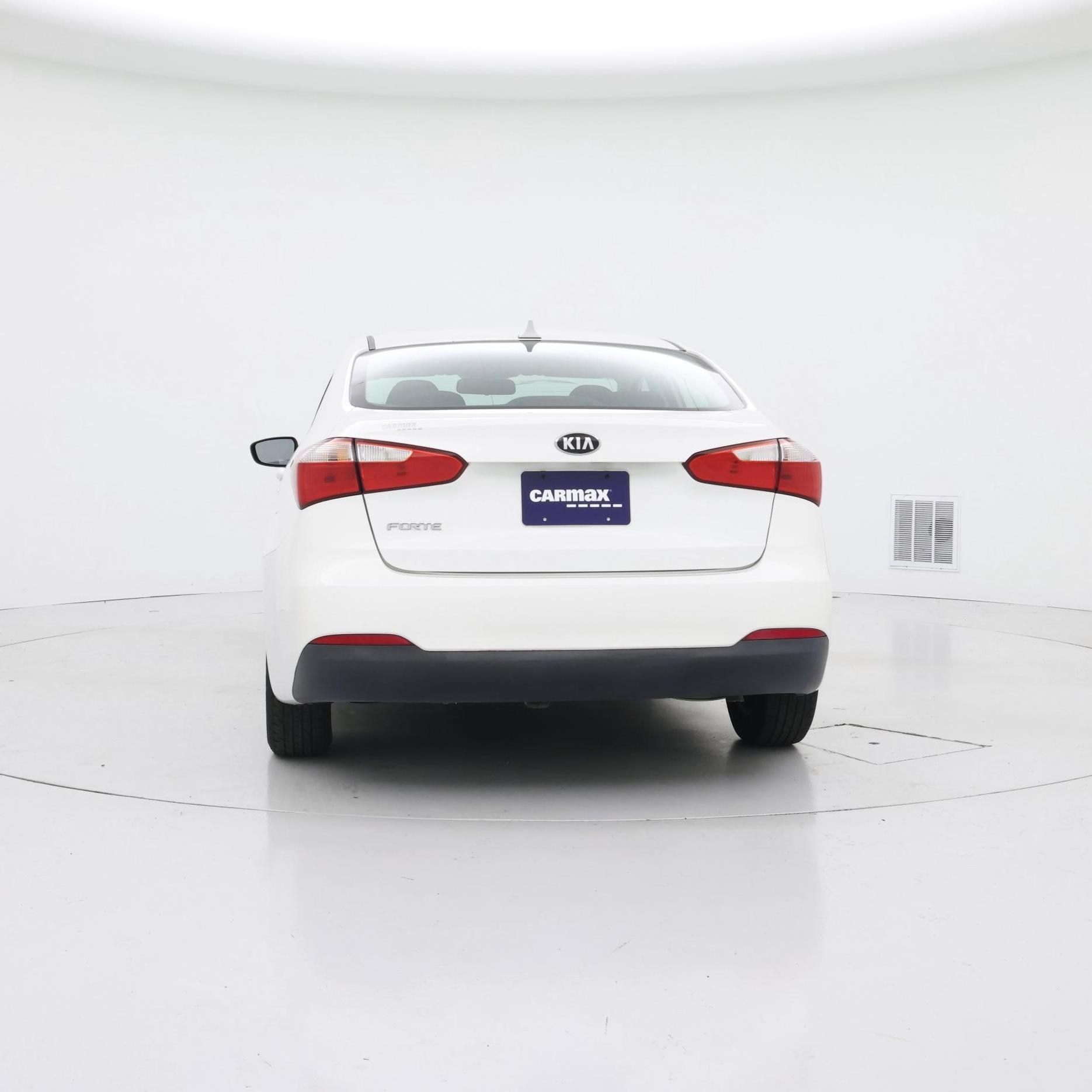 Thumbnail: 2016 Kia Forte - 6