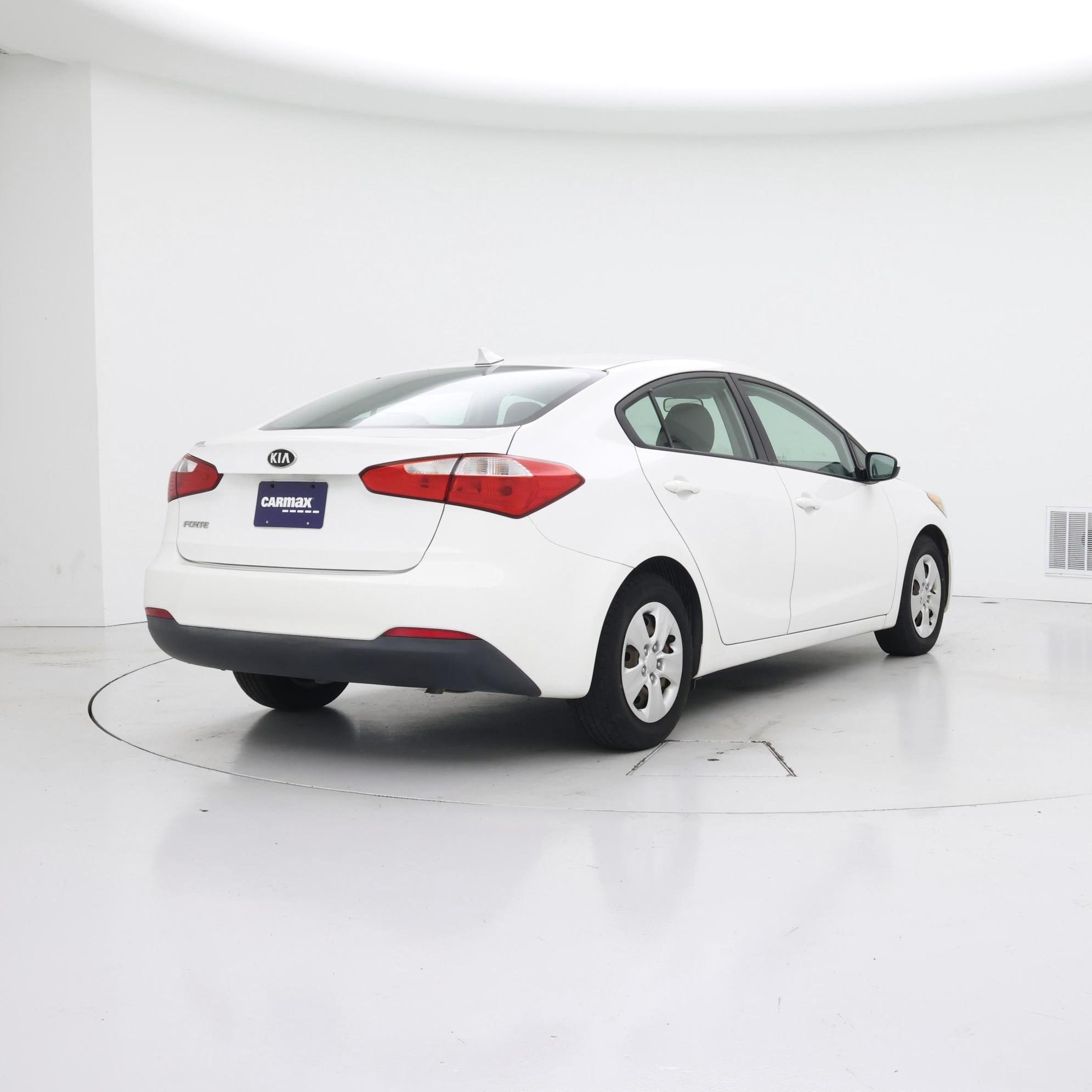 Thumbnail: 2016 Kia Forte - 8