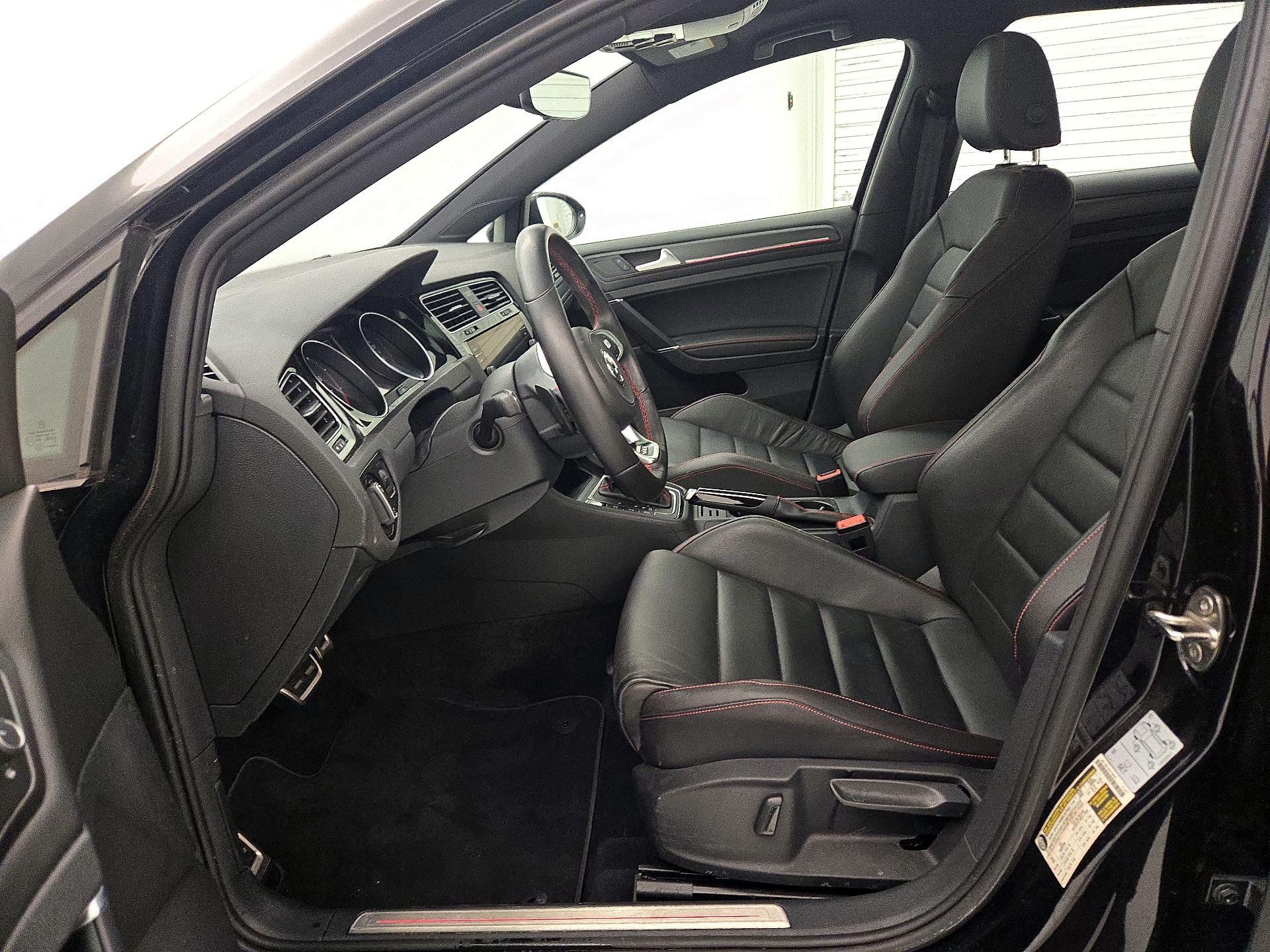 Thumbnail: 2020 Volkswagen Golf - 11