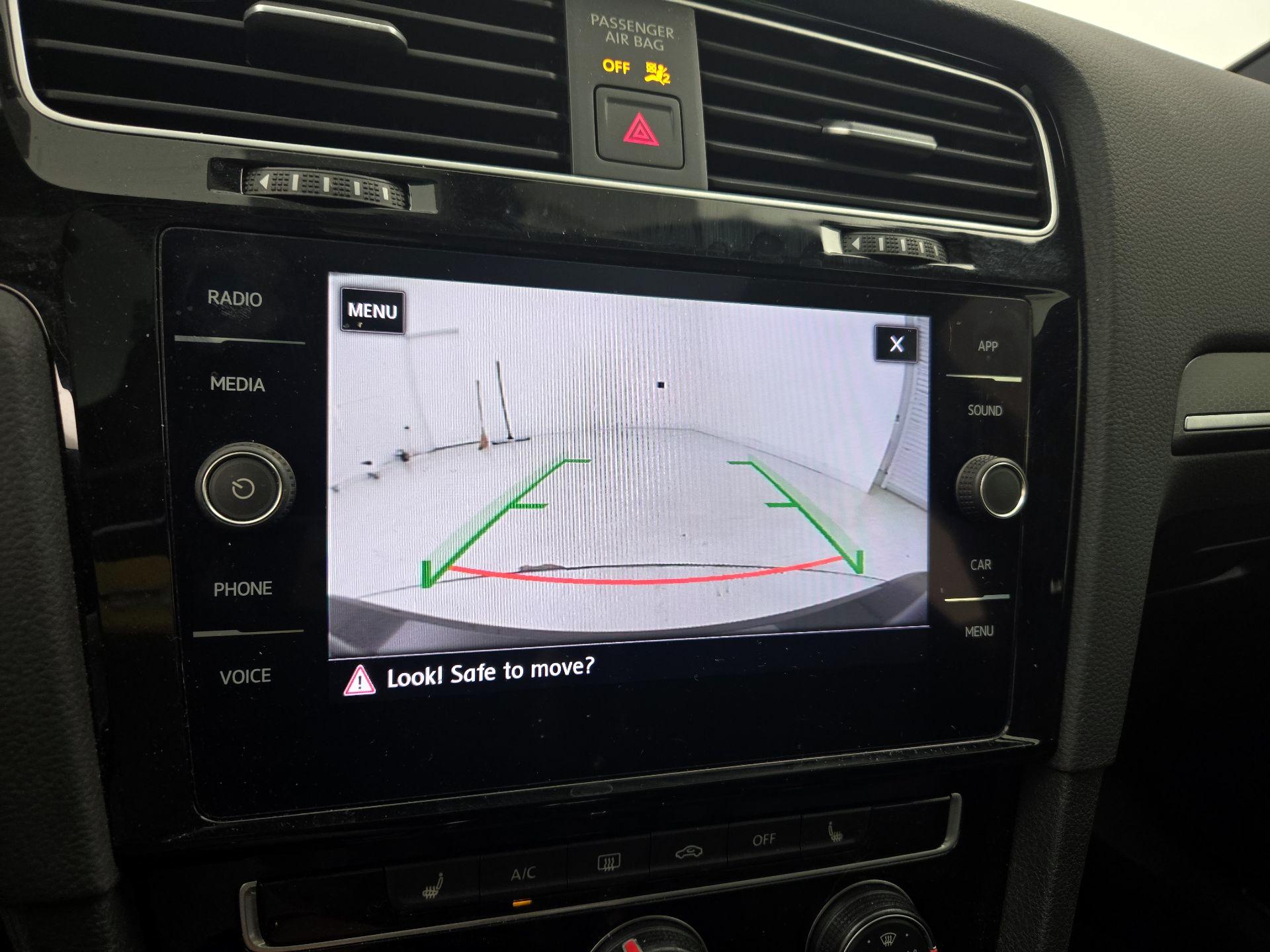 Thumbnail: 2020 Volkswagen Golf - 14