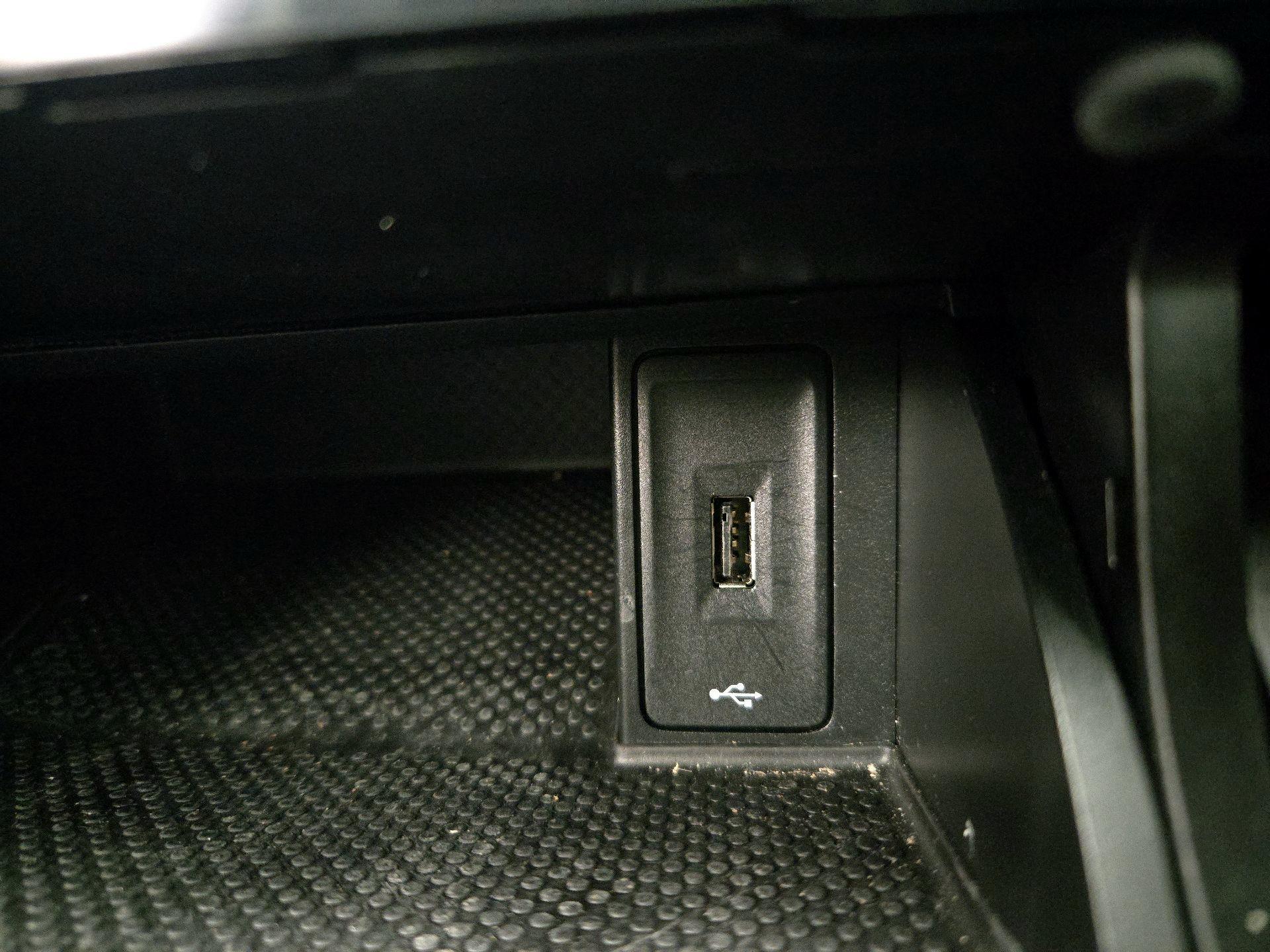 Thumbnail: 2020 Volkswagen Golf - 18