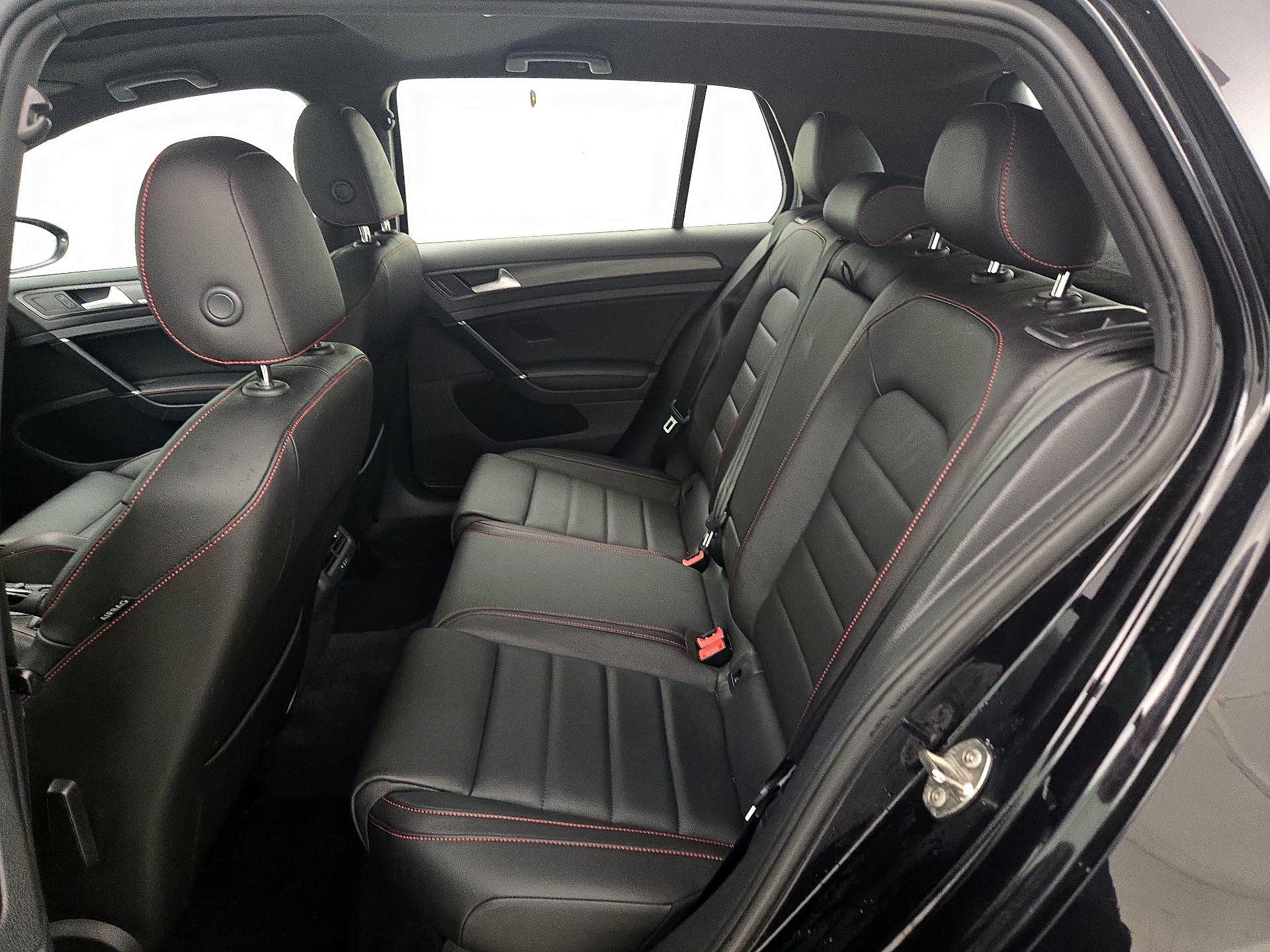 Thumbnail: 2020 Volkswagen Golf - 20