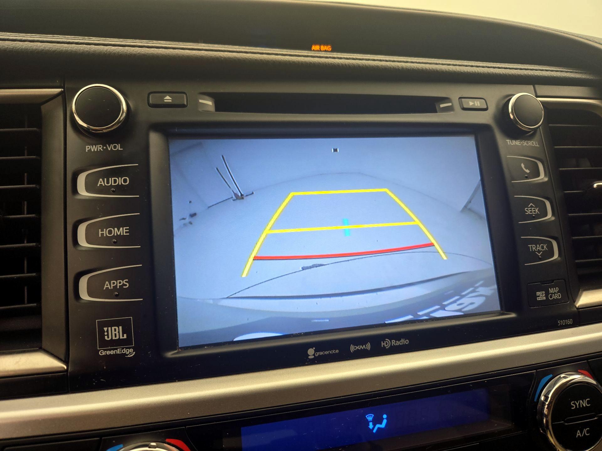 Thumbnail: 2016 Toyota Highlander - 14