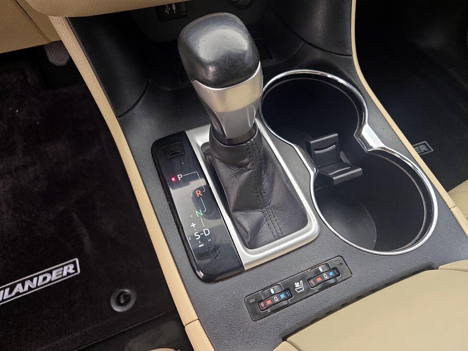 Thumbnail: 2016 Toyota Highlander - 17