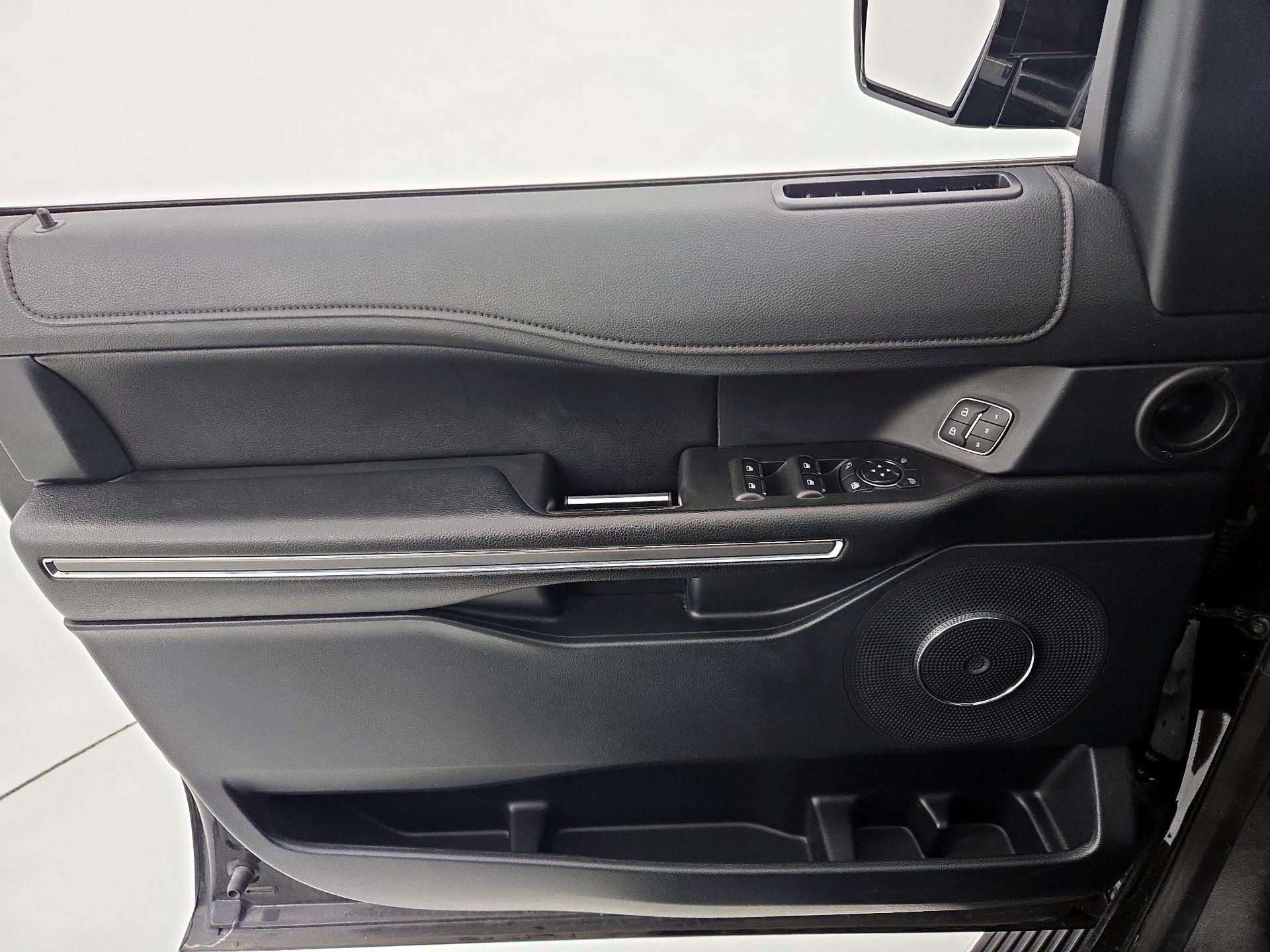 Thumbnail: 2021 Ford Expedition - 12