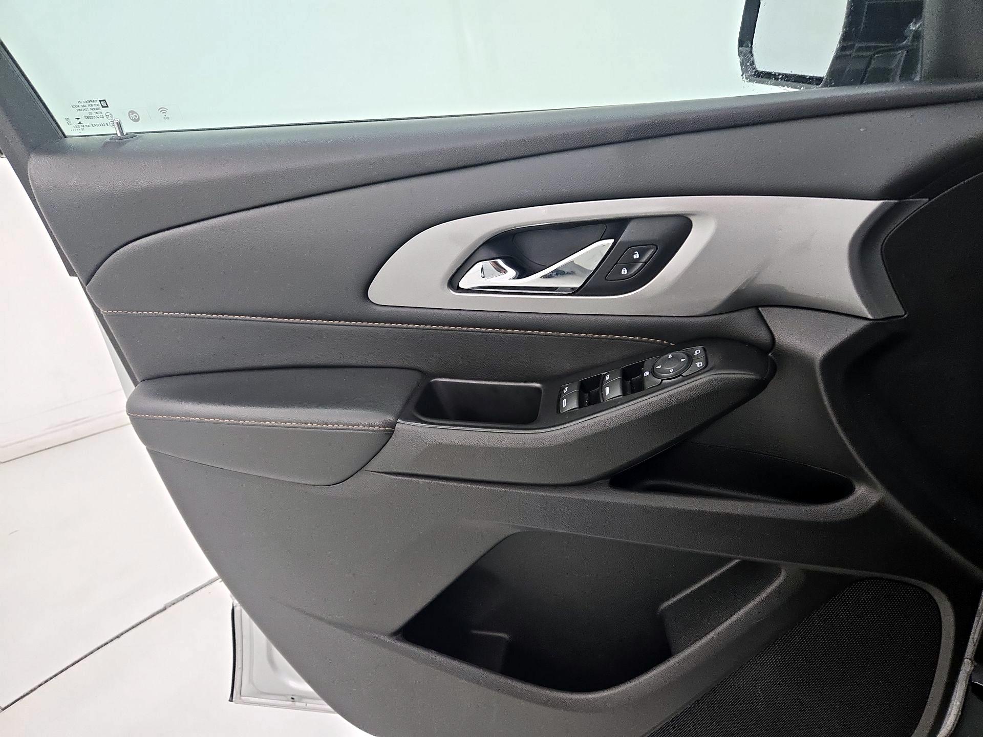 Thumbnail: 2020 Chevrolet Traverse - 12