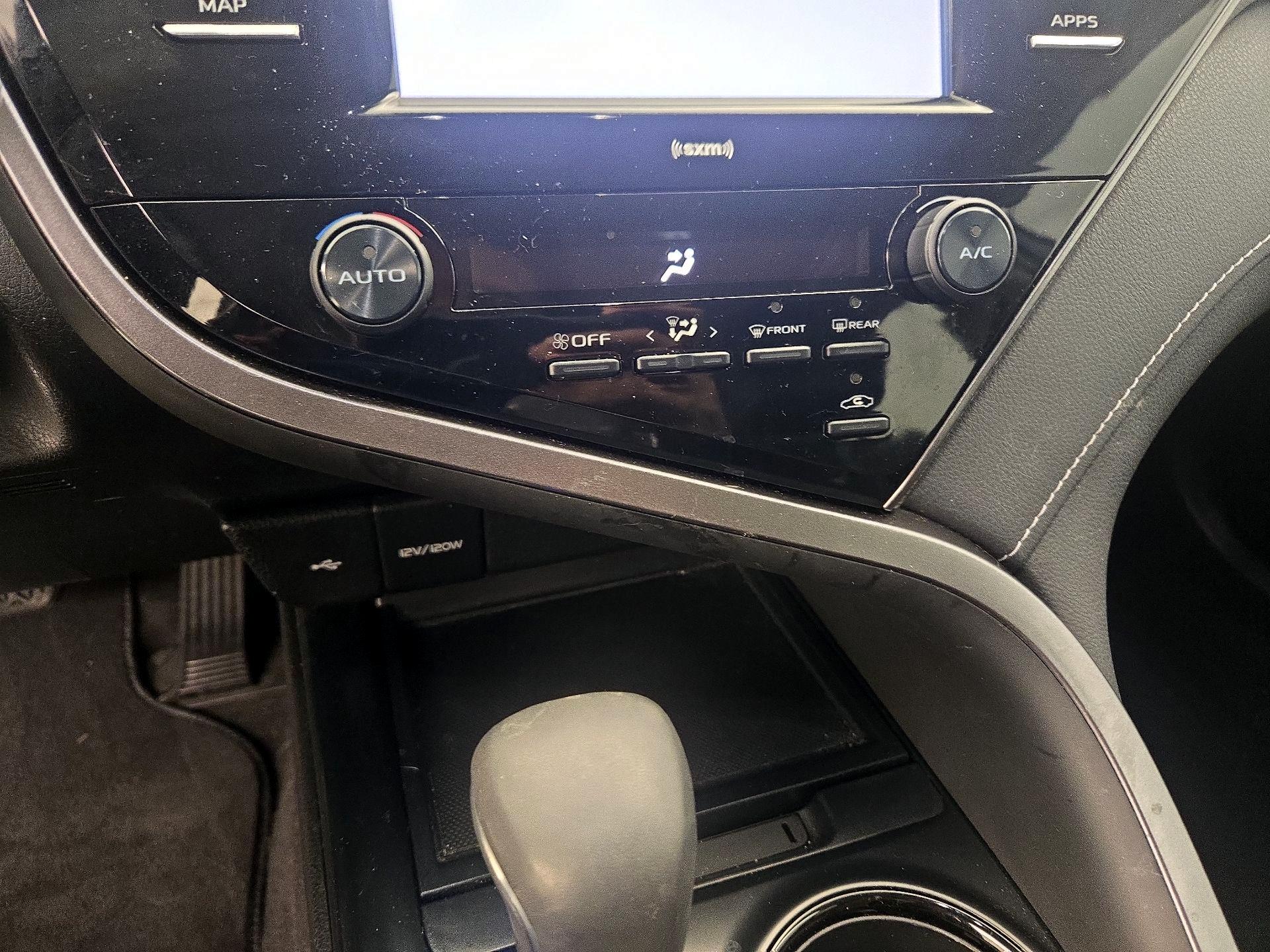 Thumbnail: 2020 Toyota Camry - 16