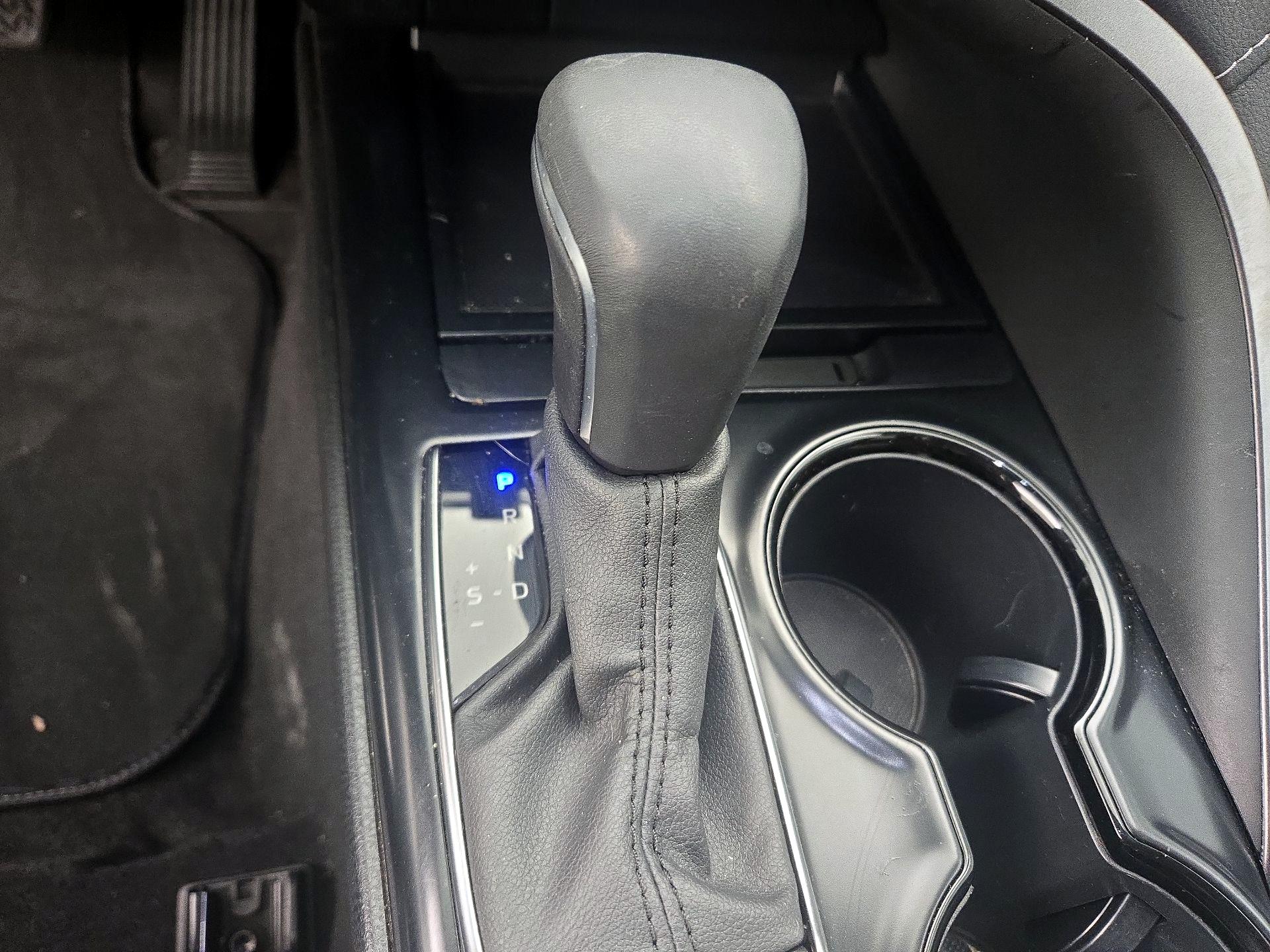 Thumbnail: 2020 Toyota Camry - 17