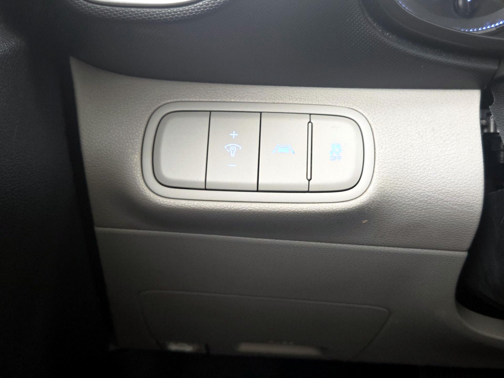 Thumbnail: 2021 Hyundai Venue - 13