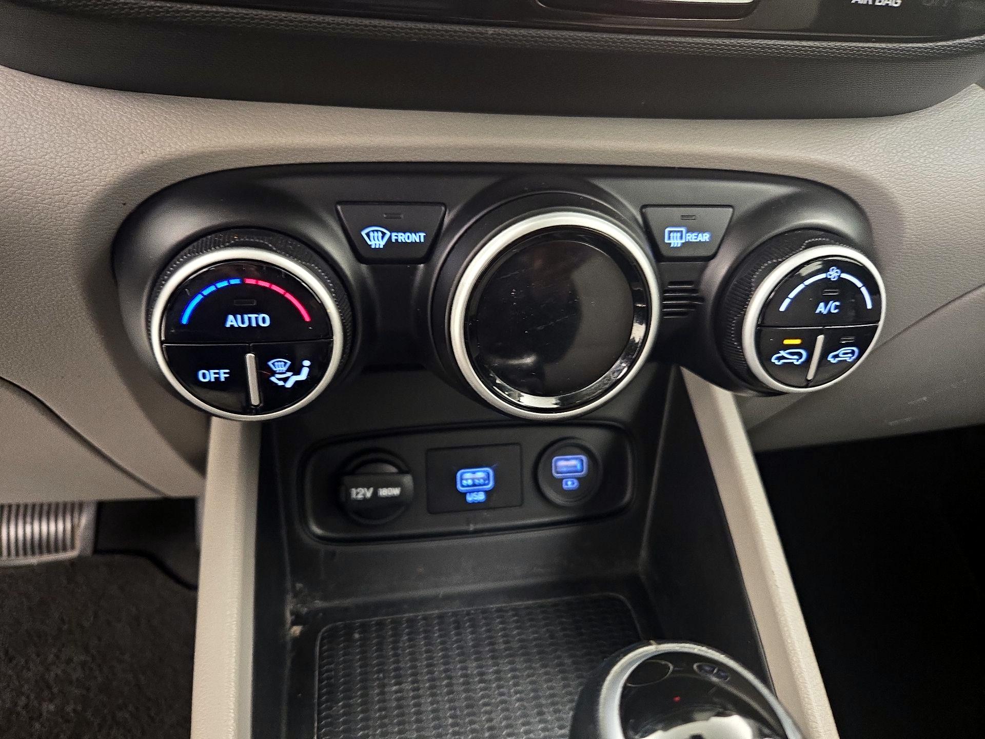 Thumbnail: 2021 Hyundai Venue - 16