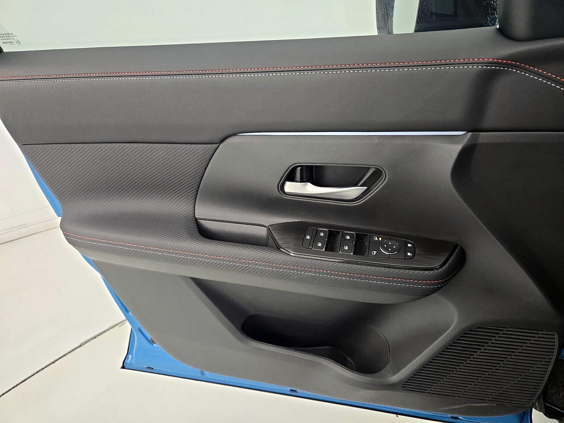 Thumbnail: 2025 Nissan Kicks - 12