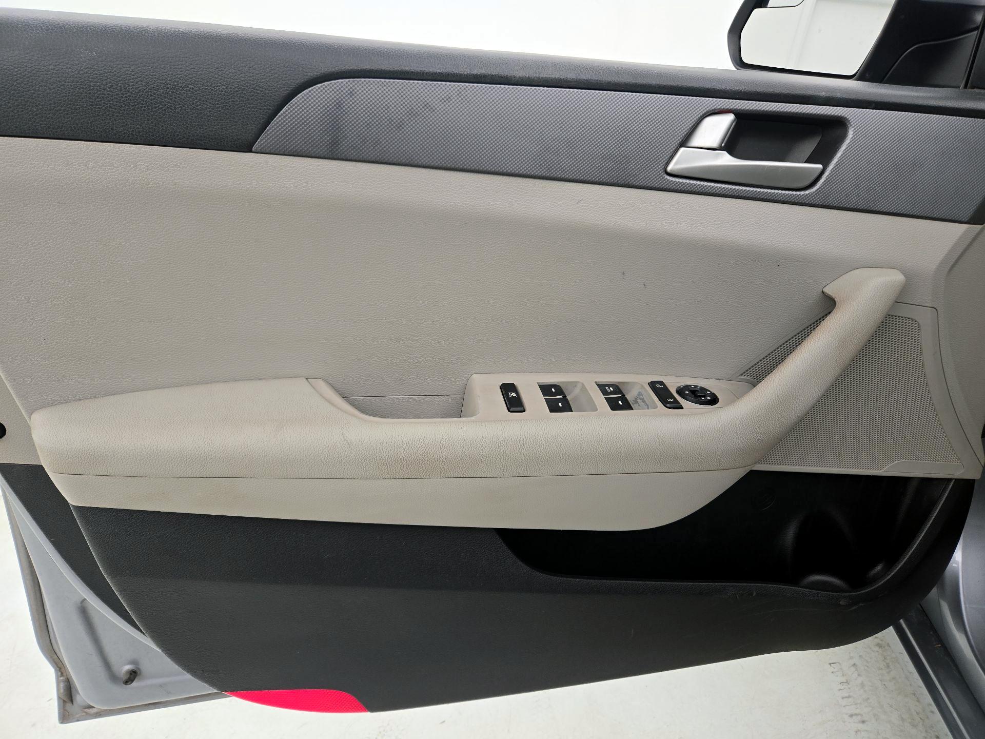 Thumbnail: 2017 Hyundai Sonata - 12