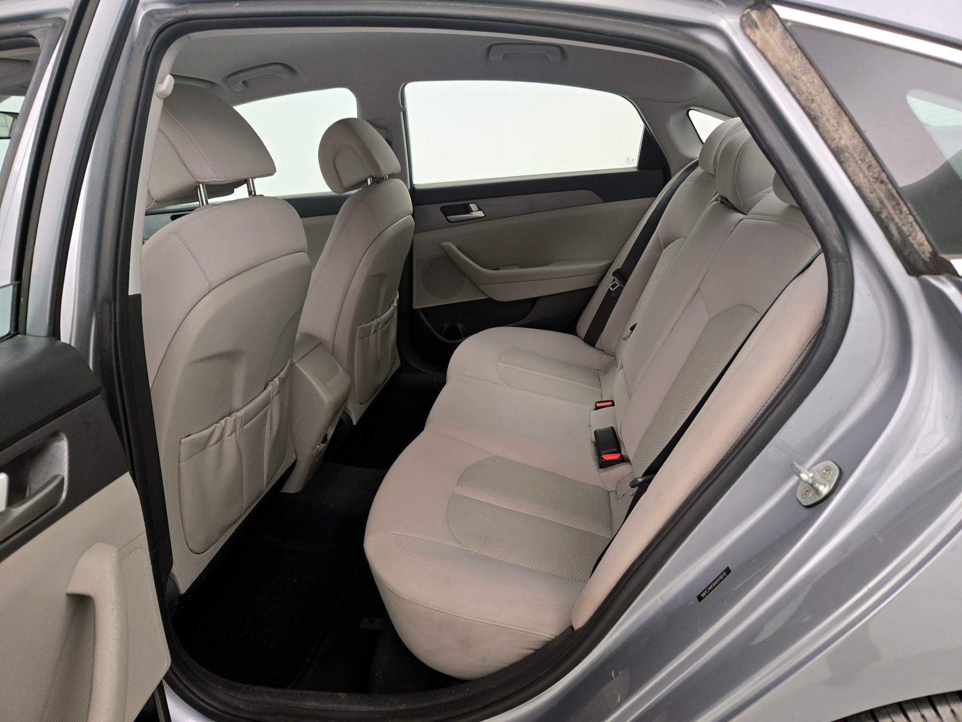 Thumbnail: 2017 Hyundai Sonata - 18