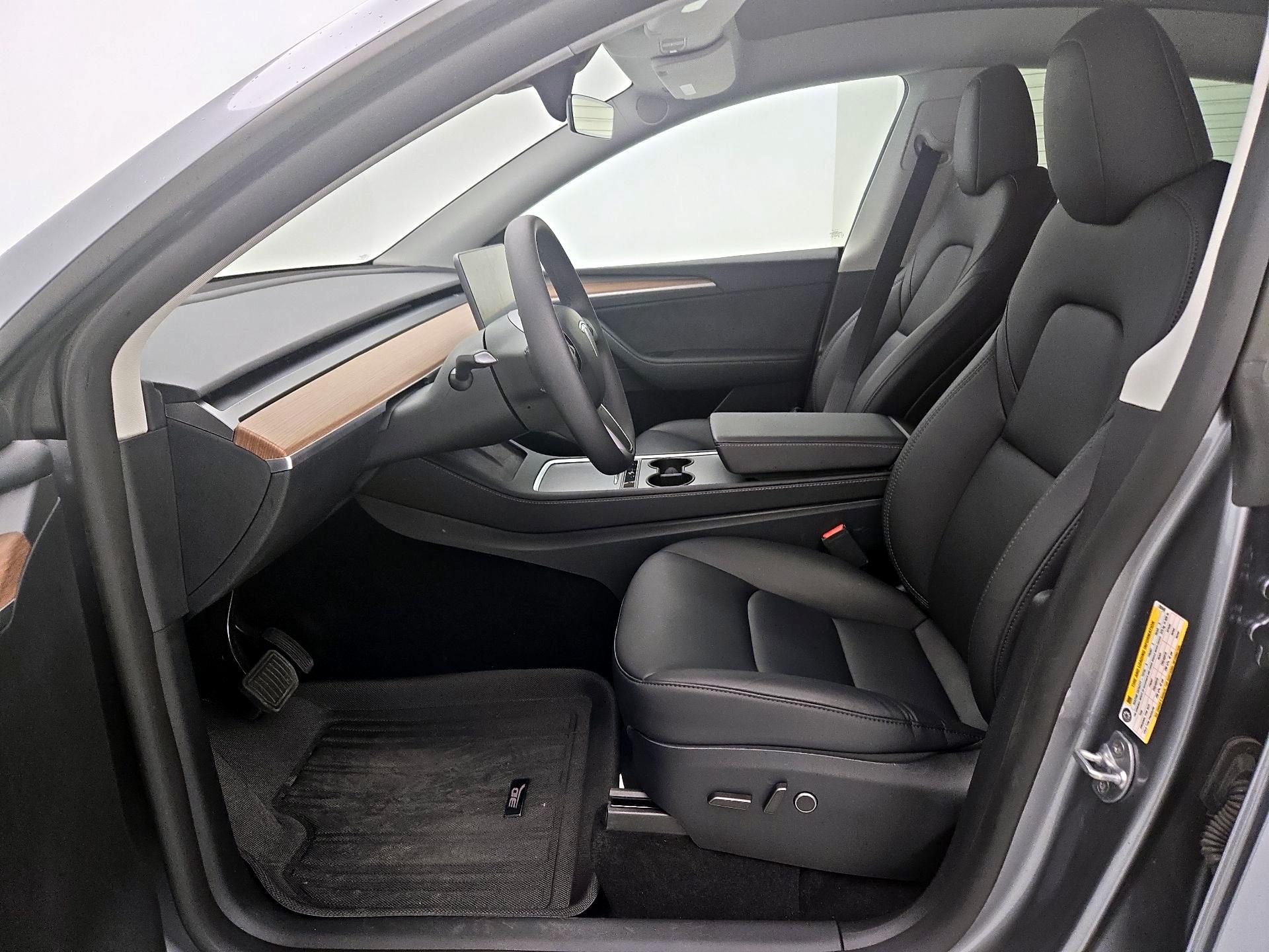 Thumbnail: 2025 Tesla Model Y - 11