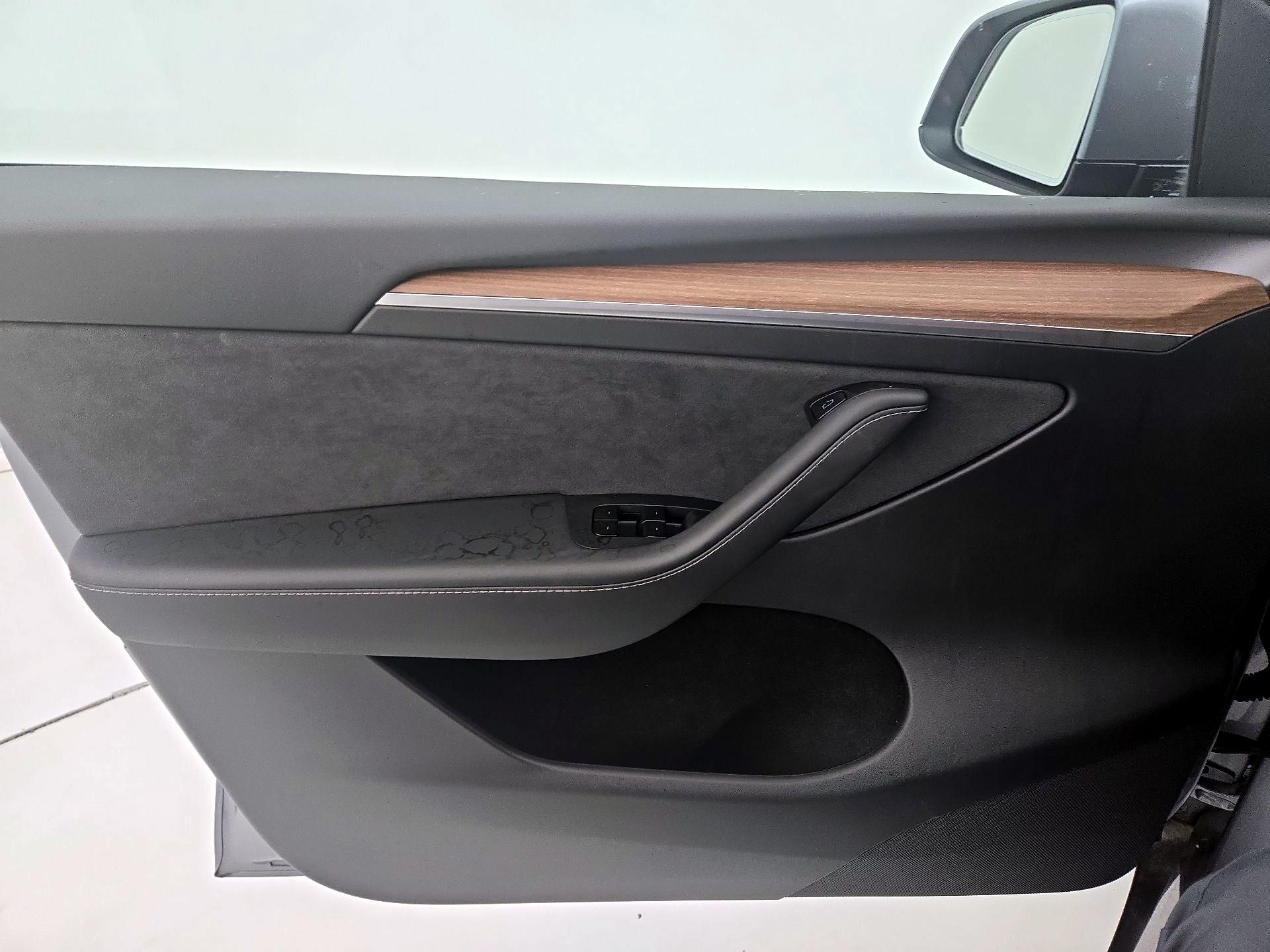 Thumbnail: 2025 Tesla Model Y - 12