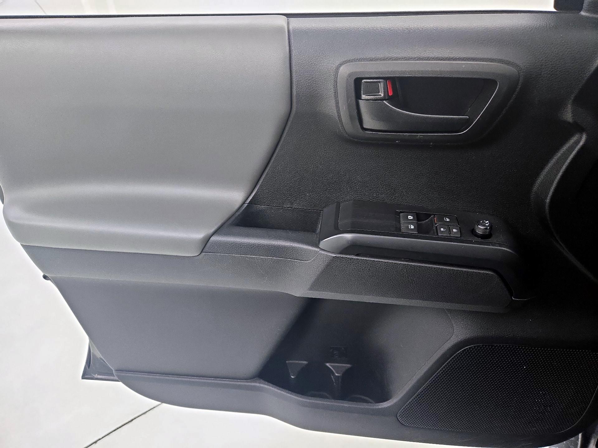 Thumbnail: 2021 Toyota Tacoma - 12