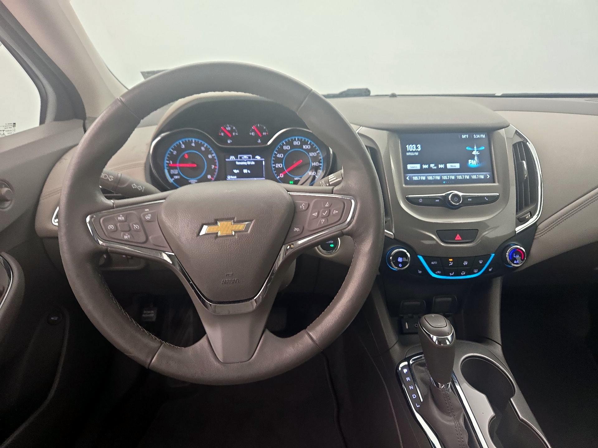 Thumbnail: 2017 Chevrolet Cruze - 10