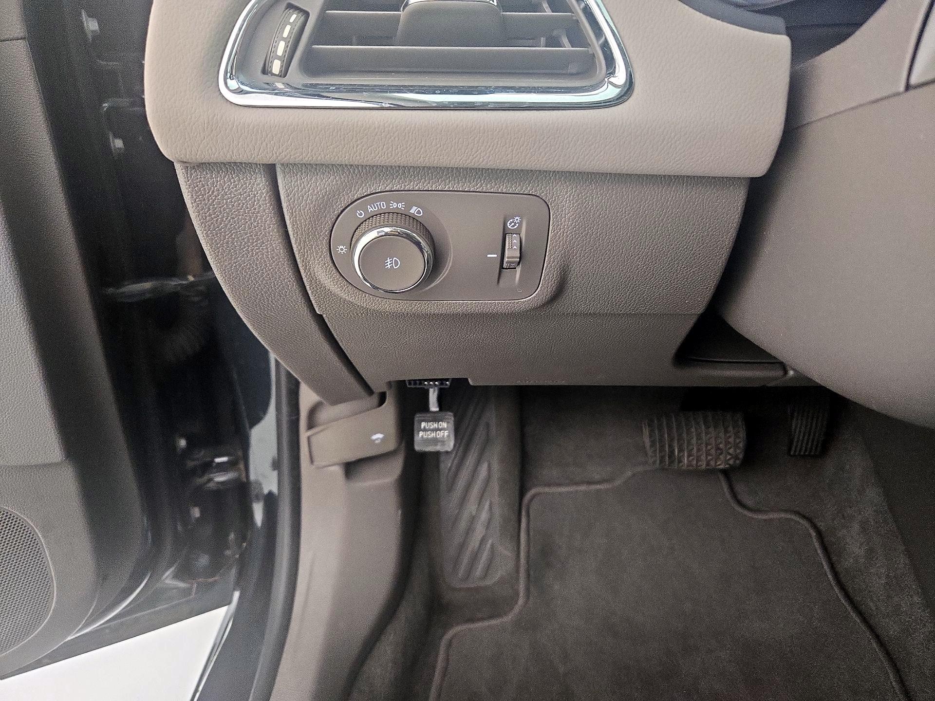 Thumbnail: 2017 Chevrolet Cruze - 13