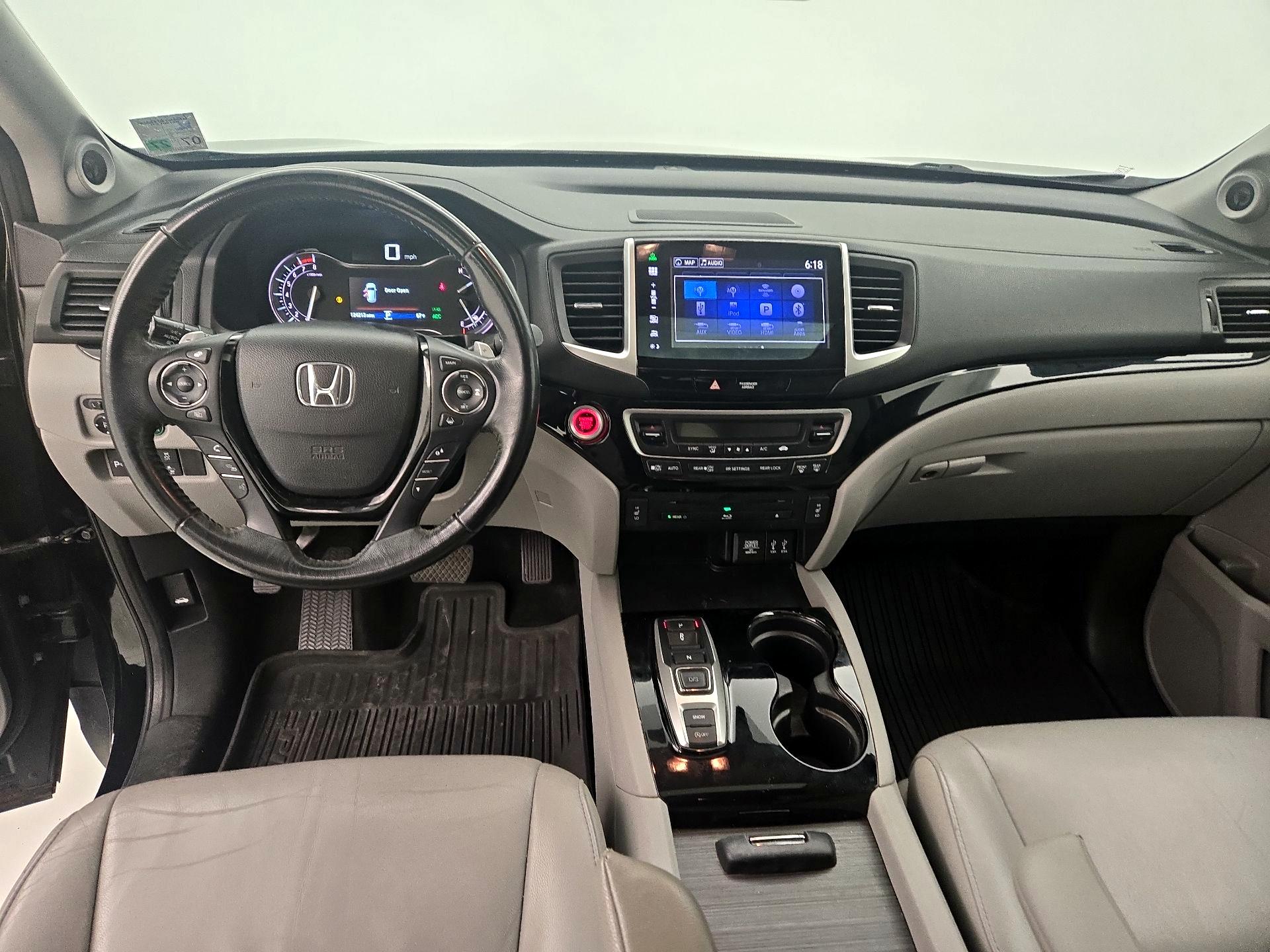 Thumbnail: 2016 Honda Pilot - 9