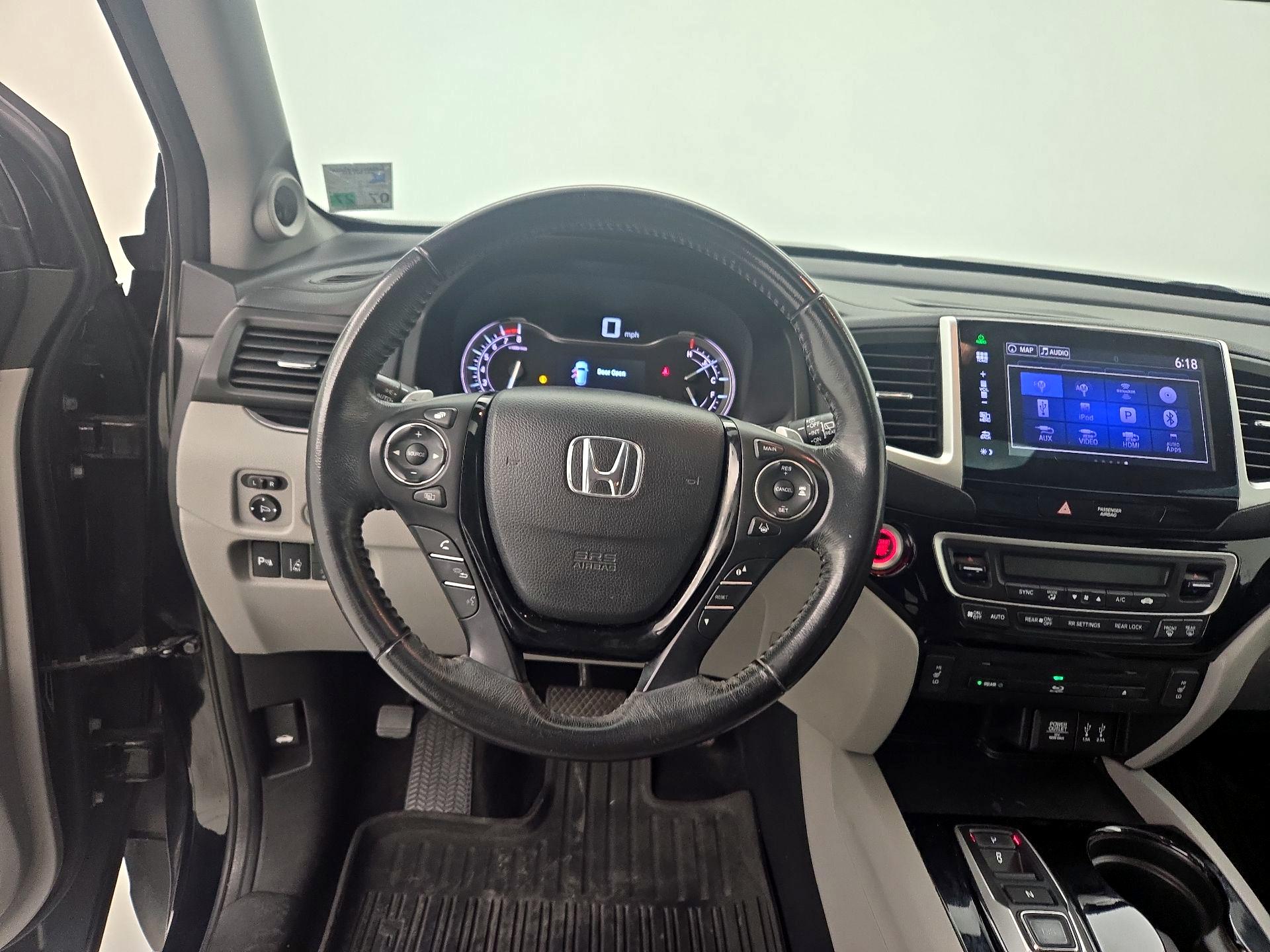 Thumbnail: 2016 Honda Pilot - 10