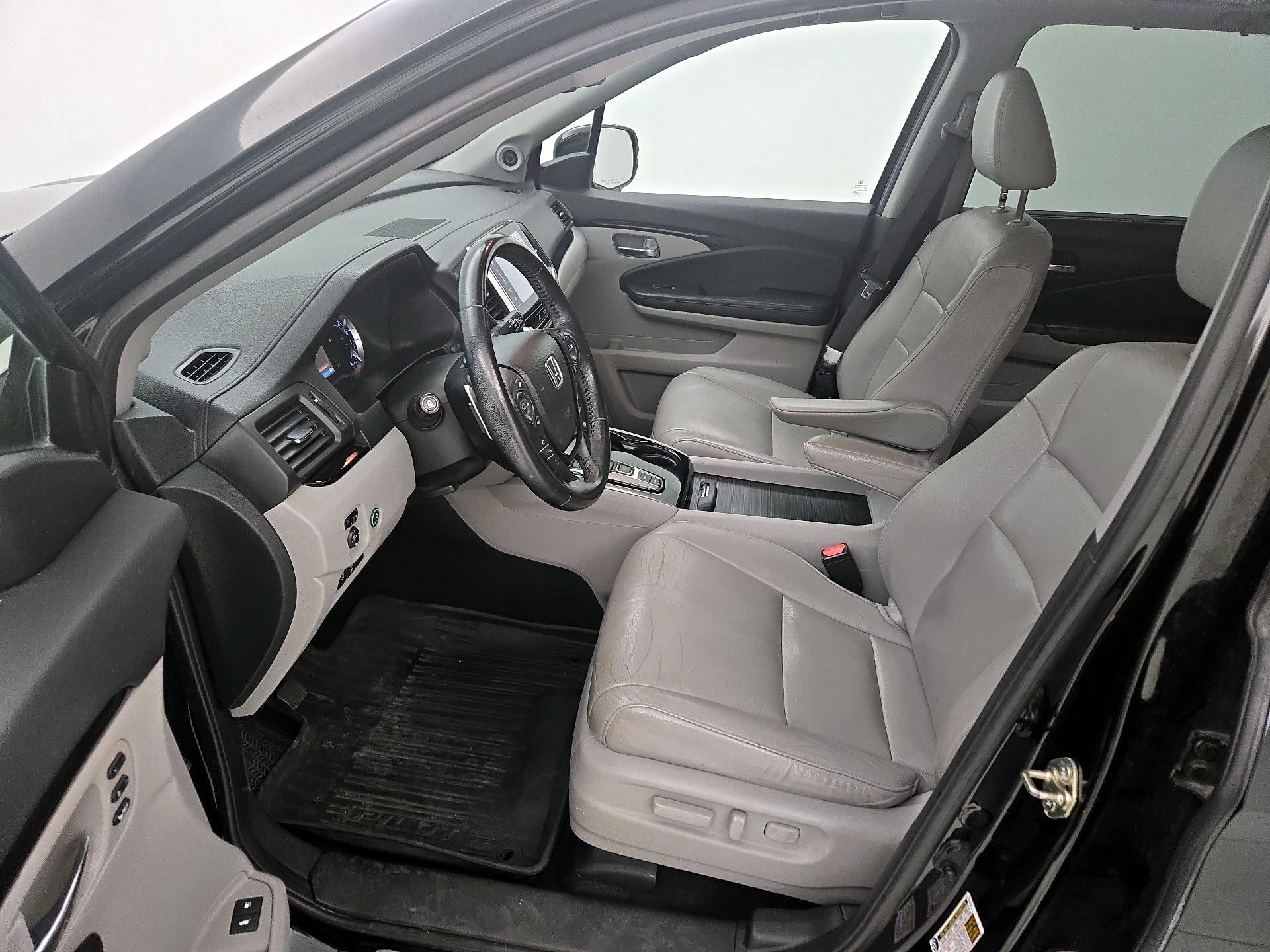 Thumbnail: 2016 Honda Pilot - 11