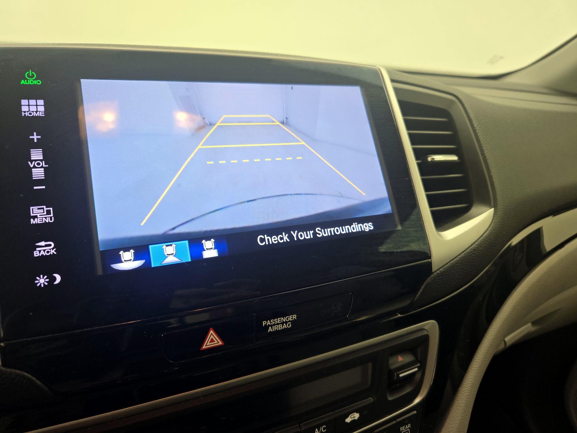 Thumbnail: 2016 Honda Pilot - 14