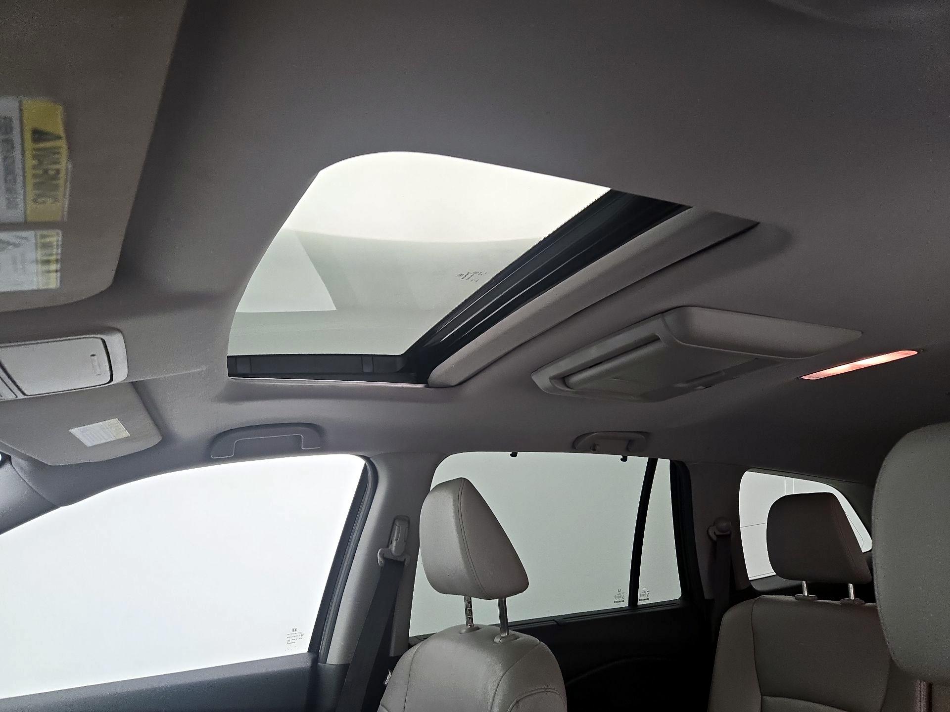 Thumbnail: 2016 Honda Pilot - 19