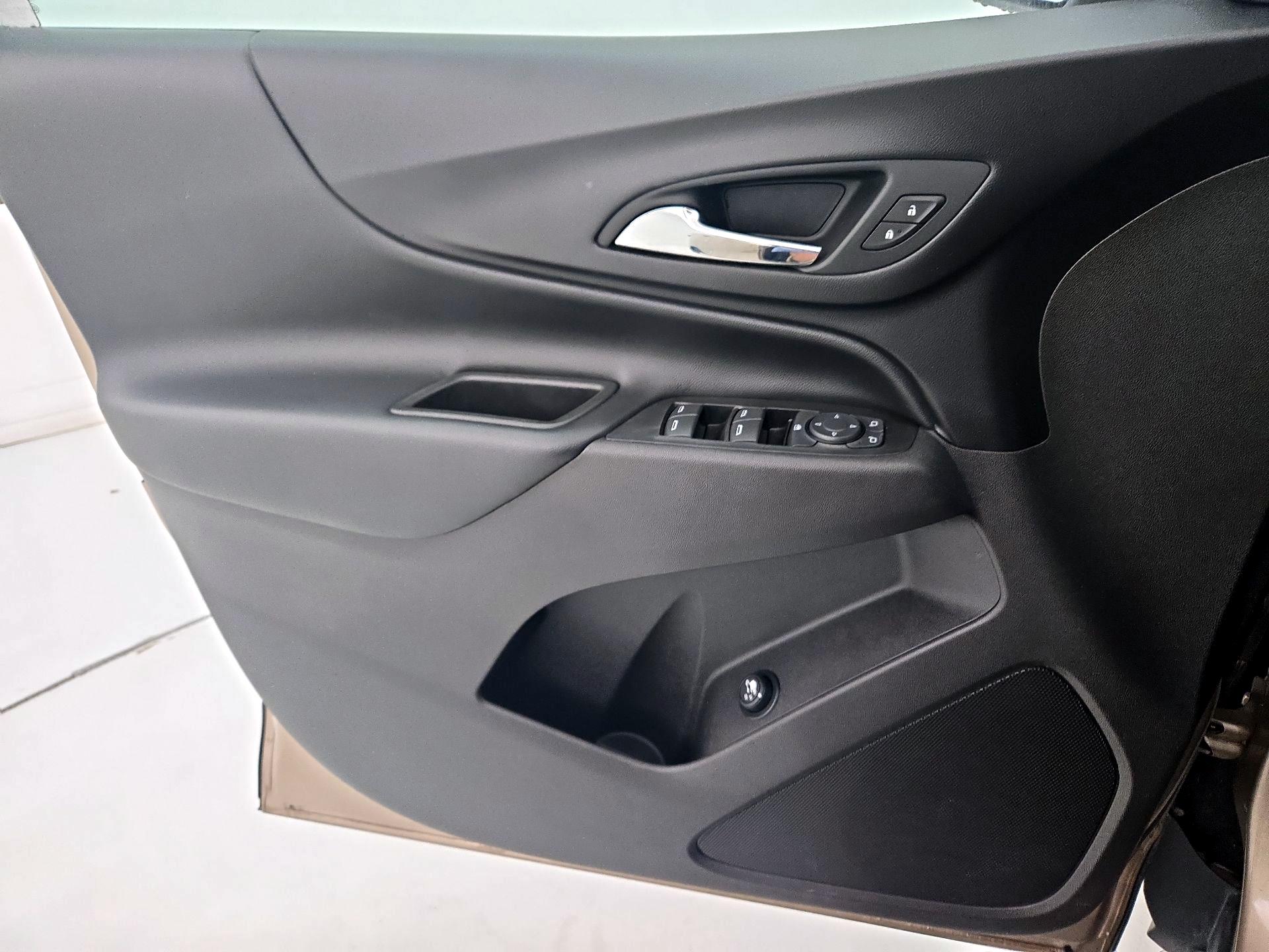 Thumbnail: 2018 Chevrolet Equinox - 12