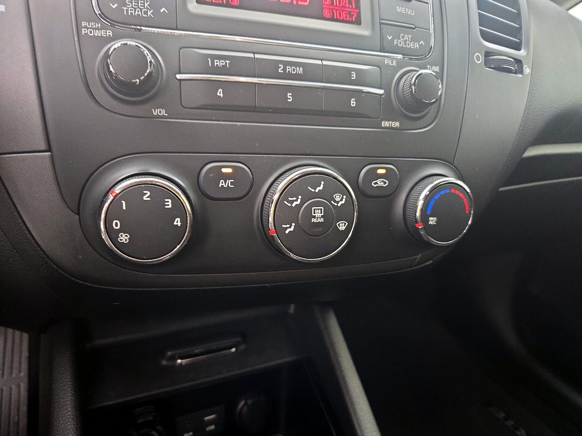 Thumbnail: 2016 Kia Forte - 15