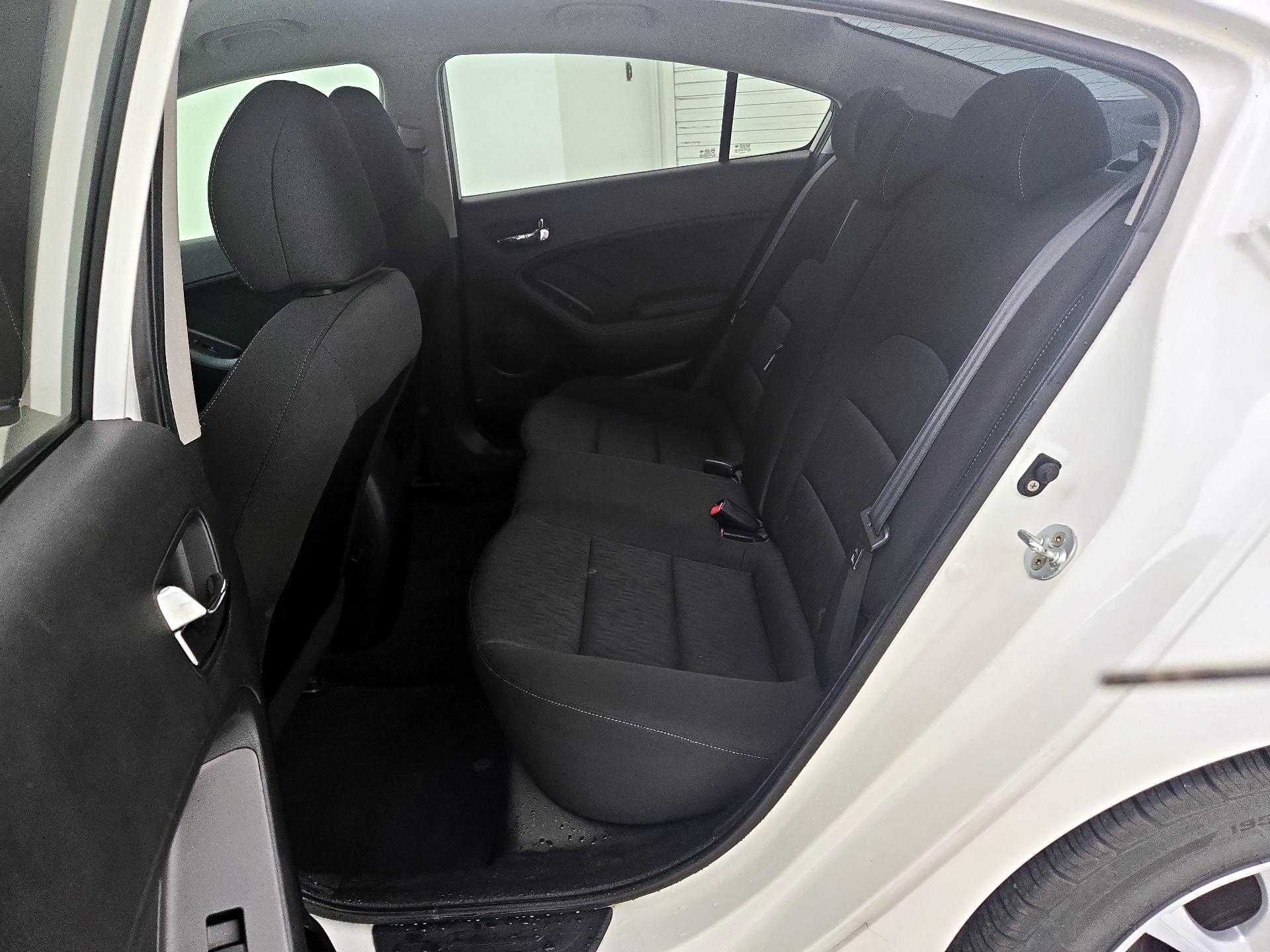 Thumbnail: 2016 Kia Forte - 18