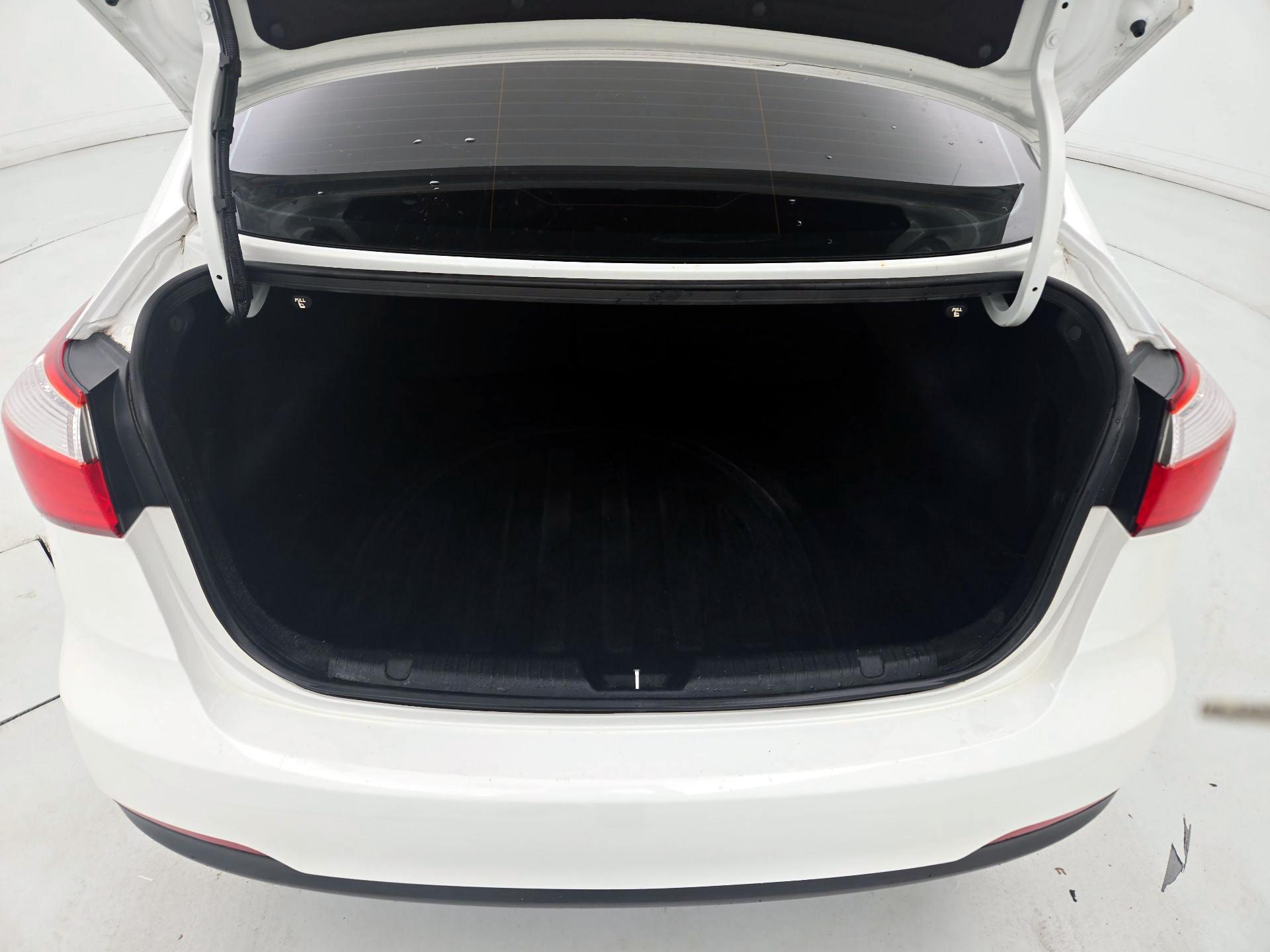 Thumbnail: 2016 Kia Forte - 19