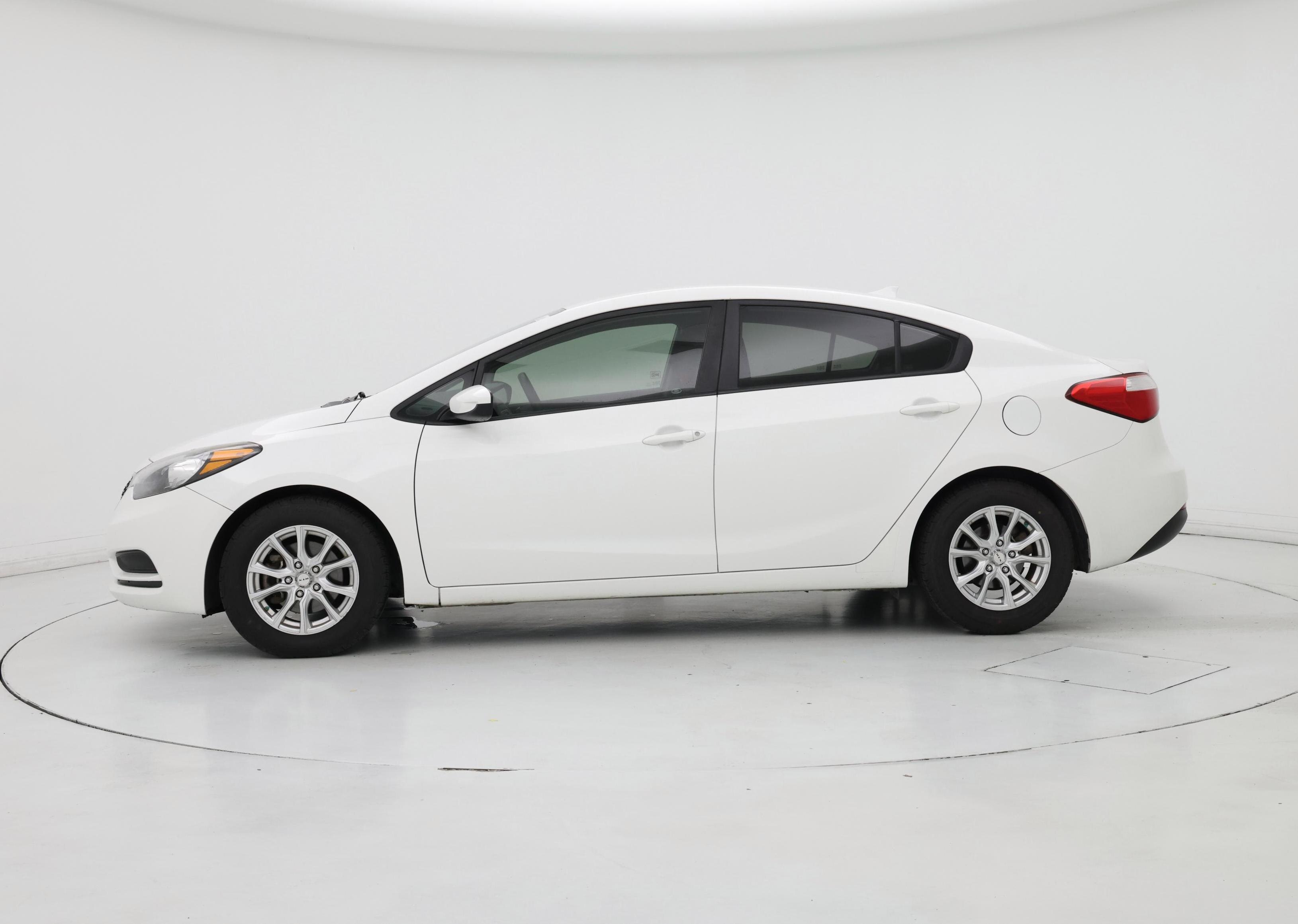 Thumbnail: 2016 Kia Forte - 3