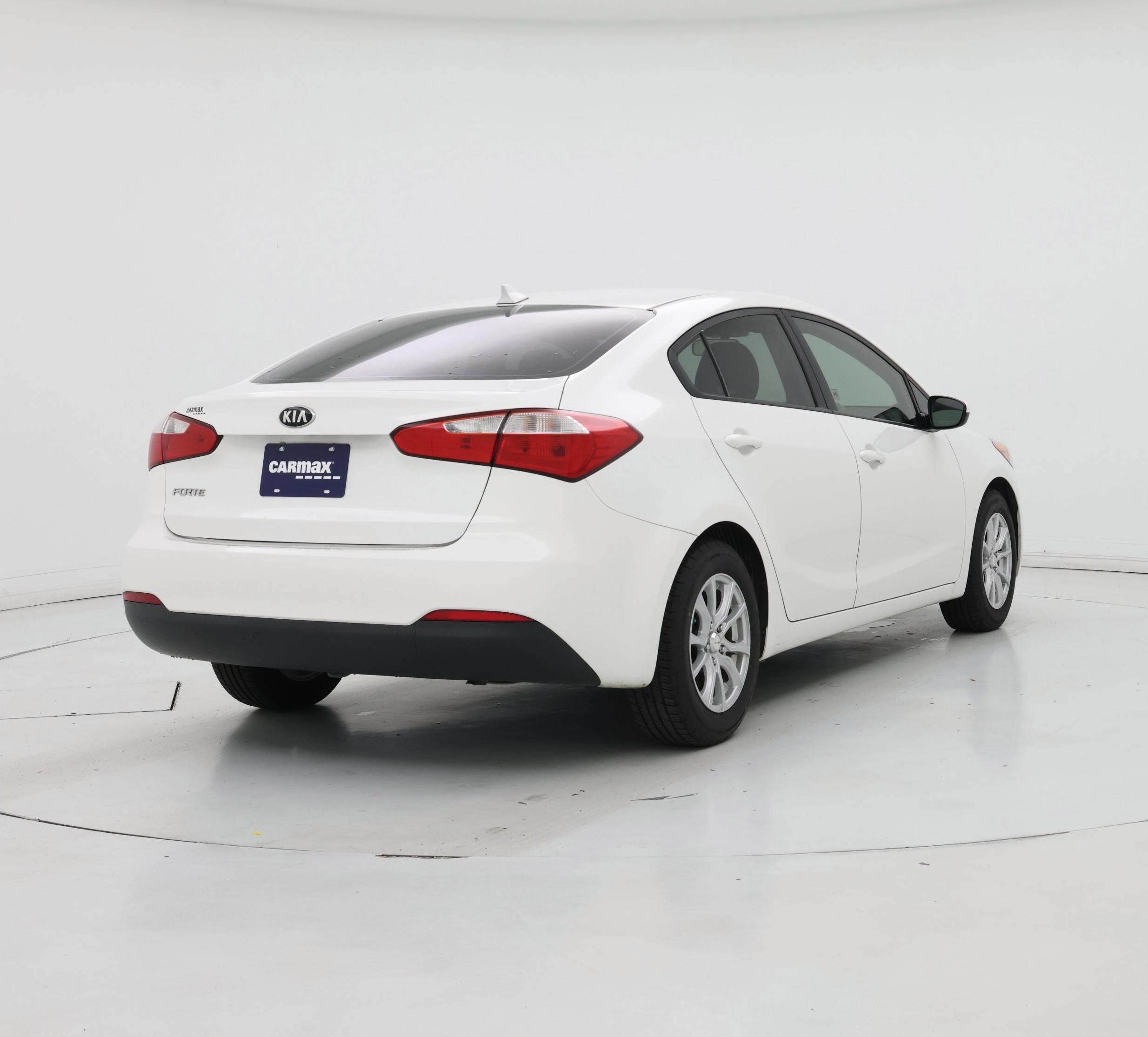 Thumbnail: 2016 Kia Forte - 8