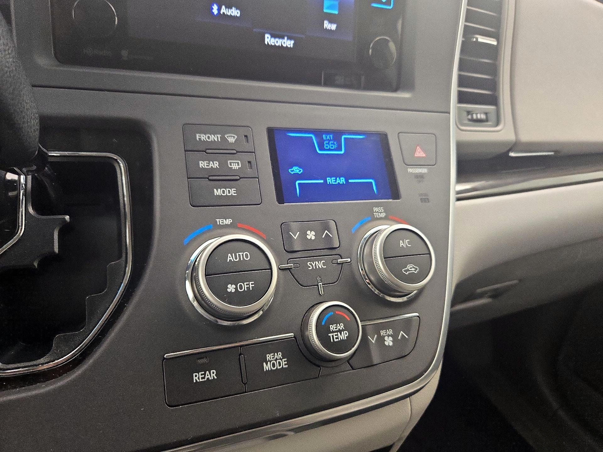 Thumbnail: 2015 Toyota Sienna - 16