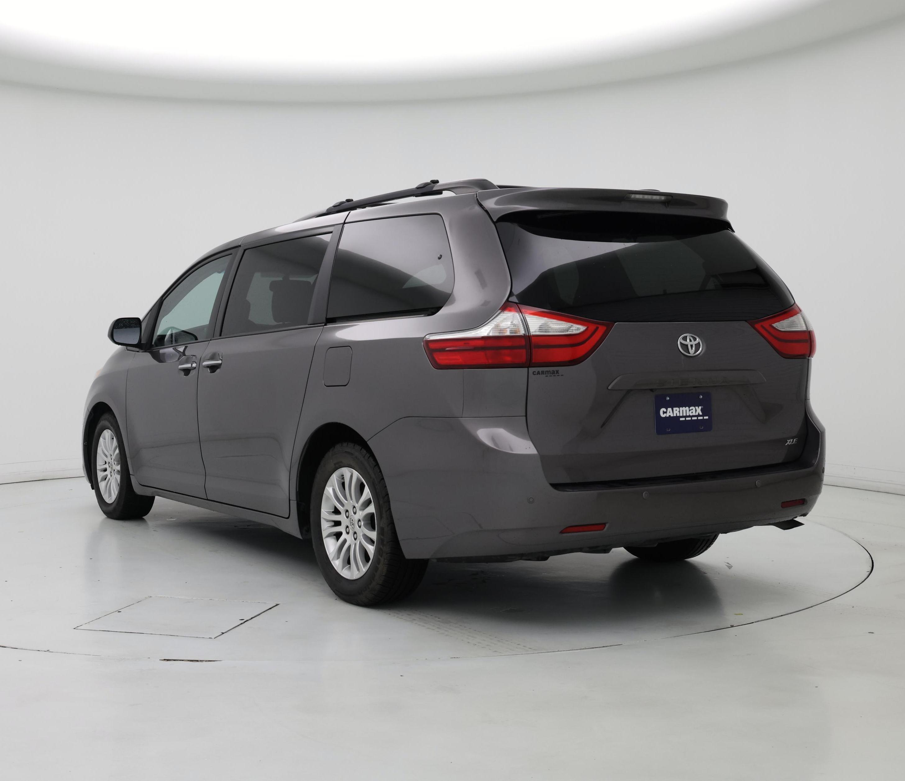 Thumbnail: 2015 Toyota Sienna - 2