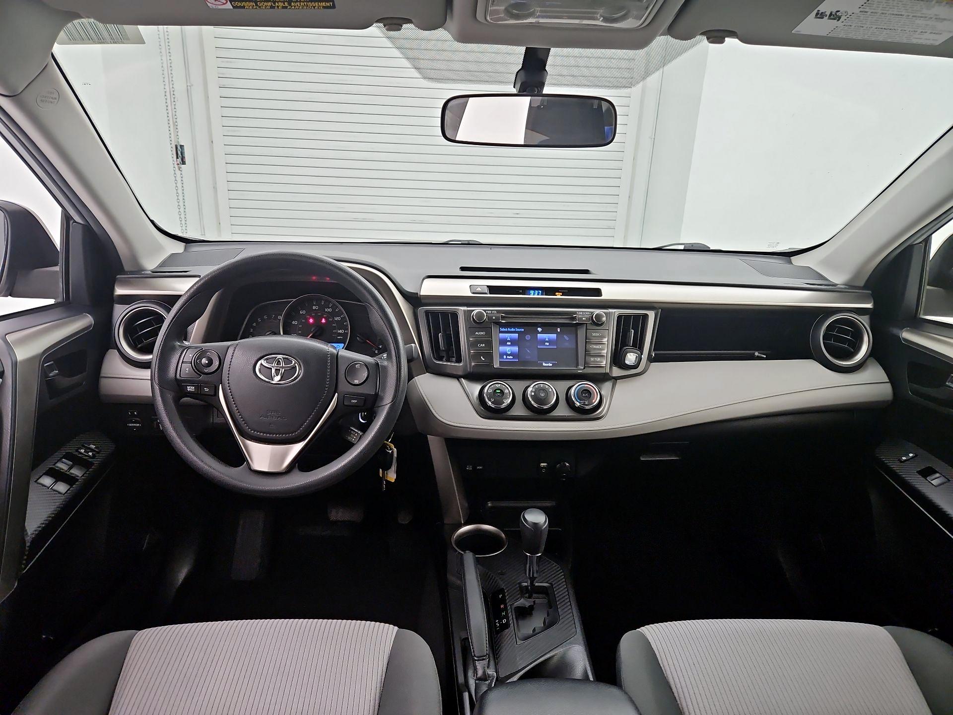 Thumbnail: 2015 Toyota RAV4 - 9