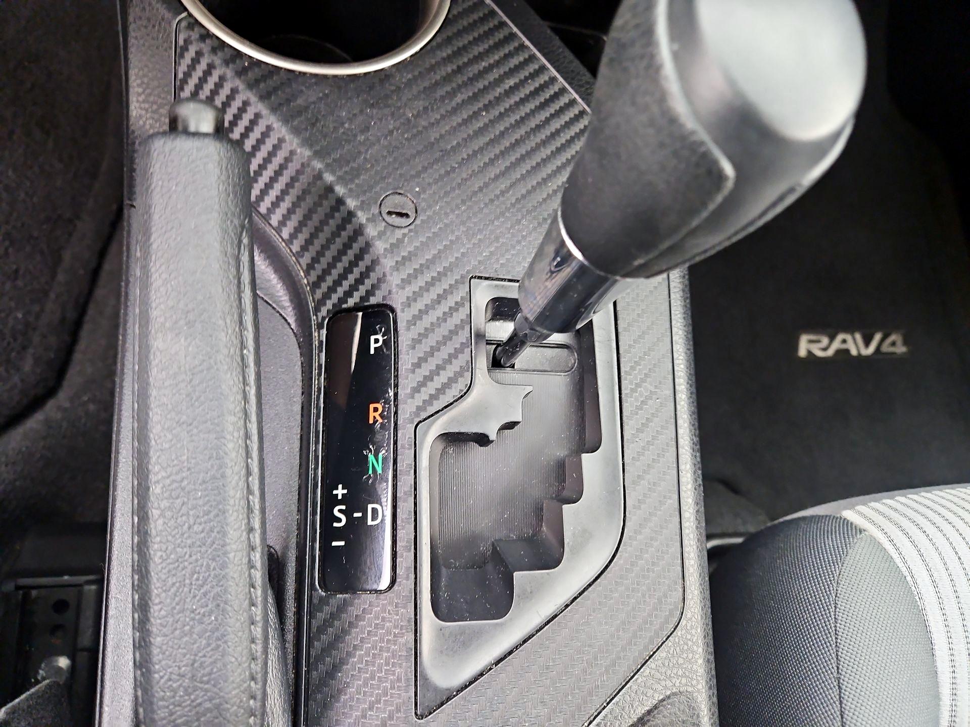 Thumbnail: 2015 Toyota RAV4 - 17