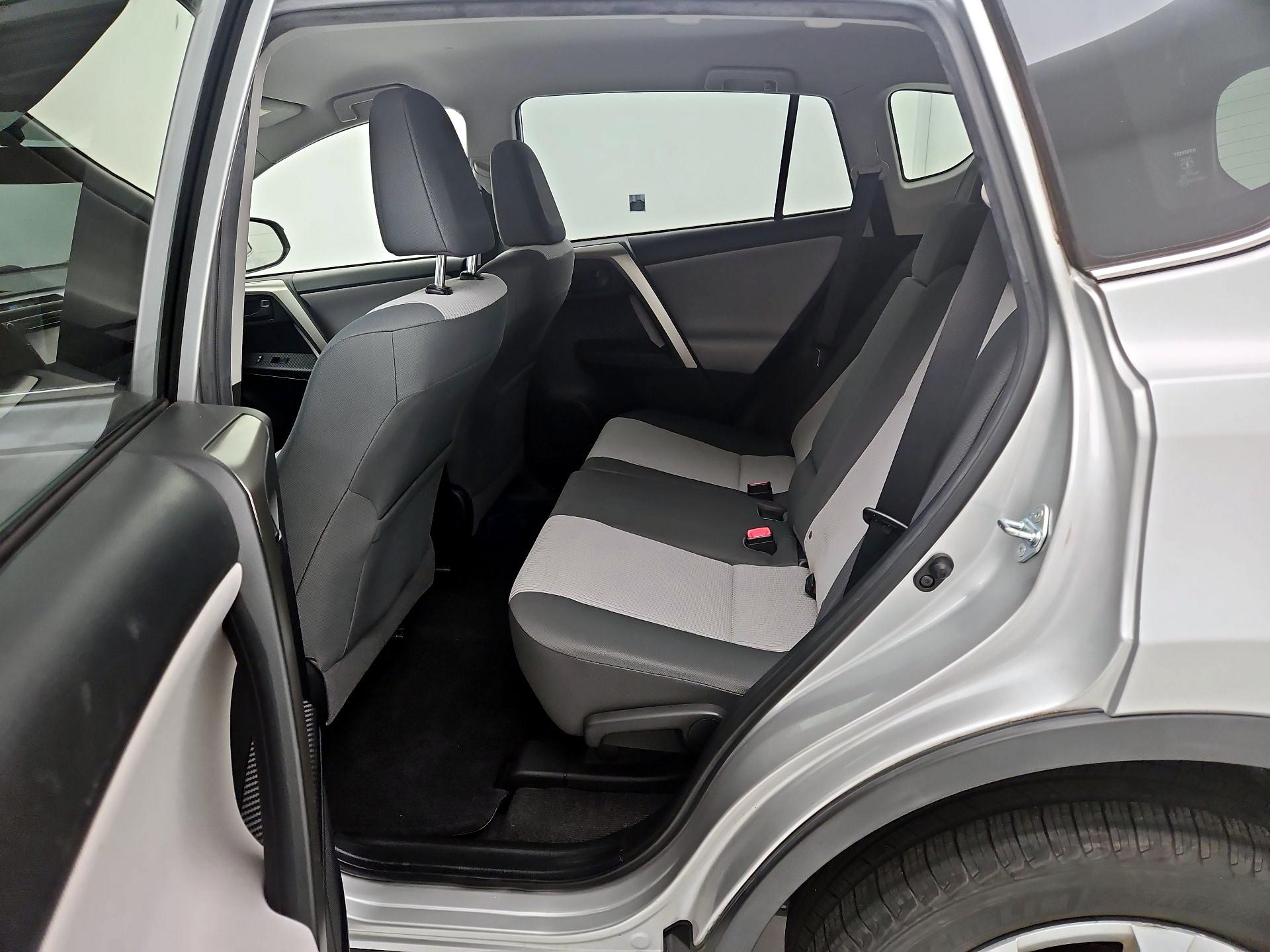 Thumbnail: 2015 Toyota RAV4 - 19