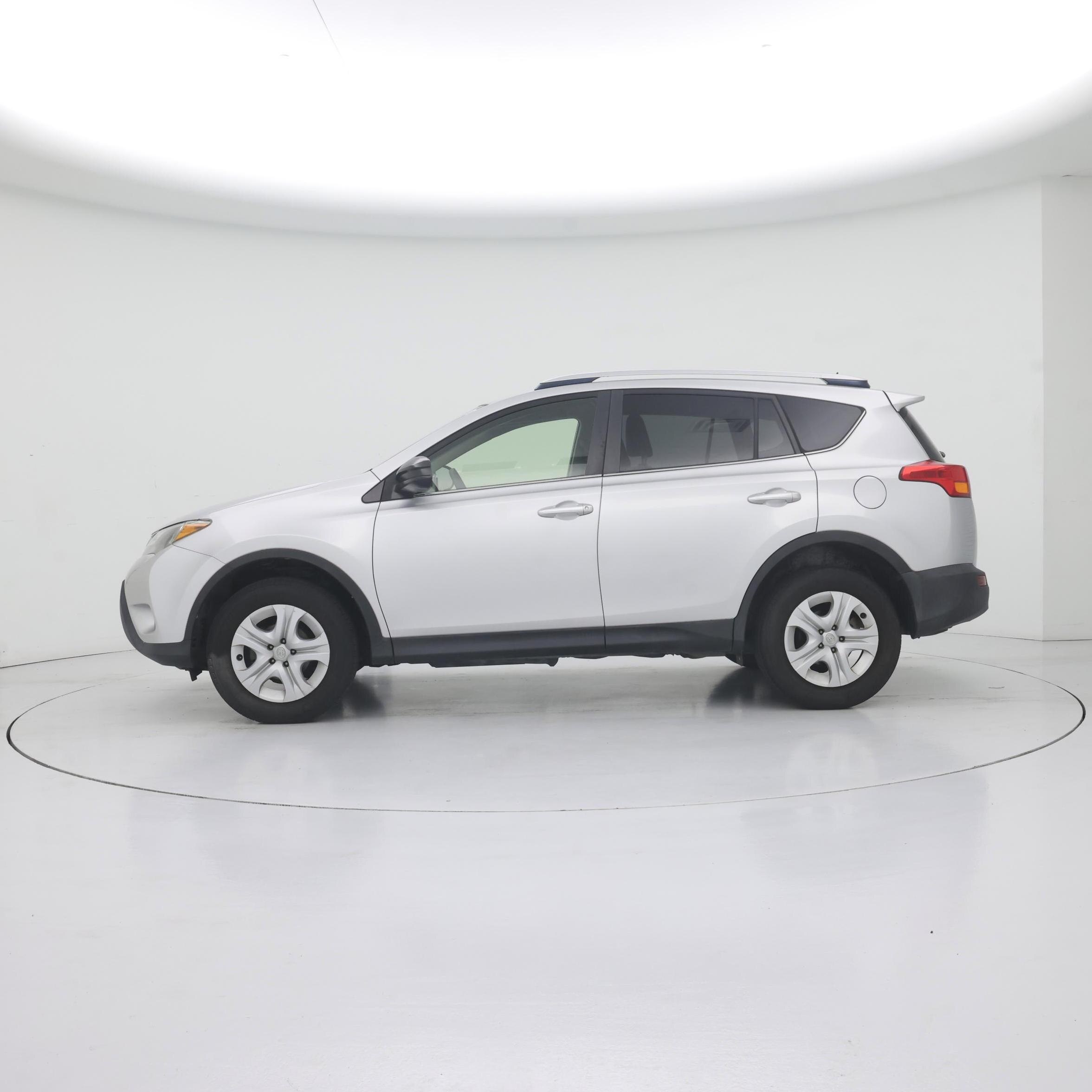 Thumbnail: 2015 Toyota RAV4 - 3