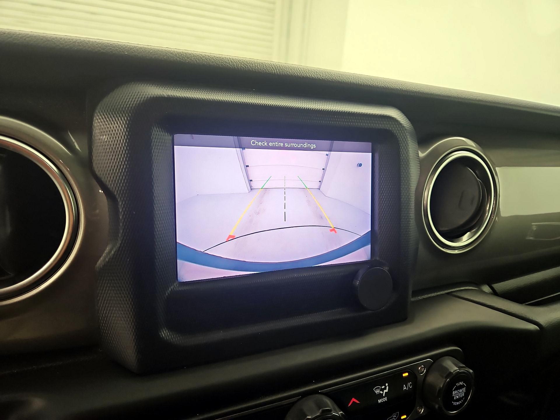 Thumbnail: 2020 Jeep Wrangler - 14