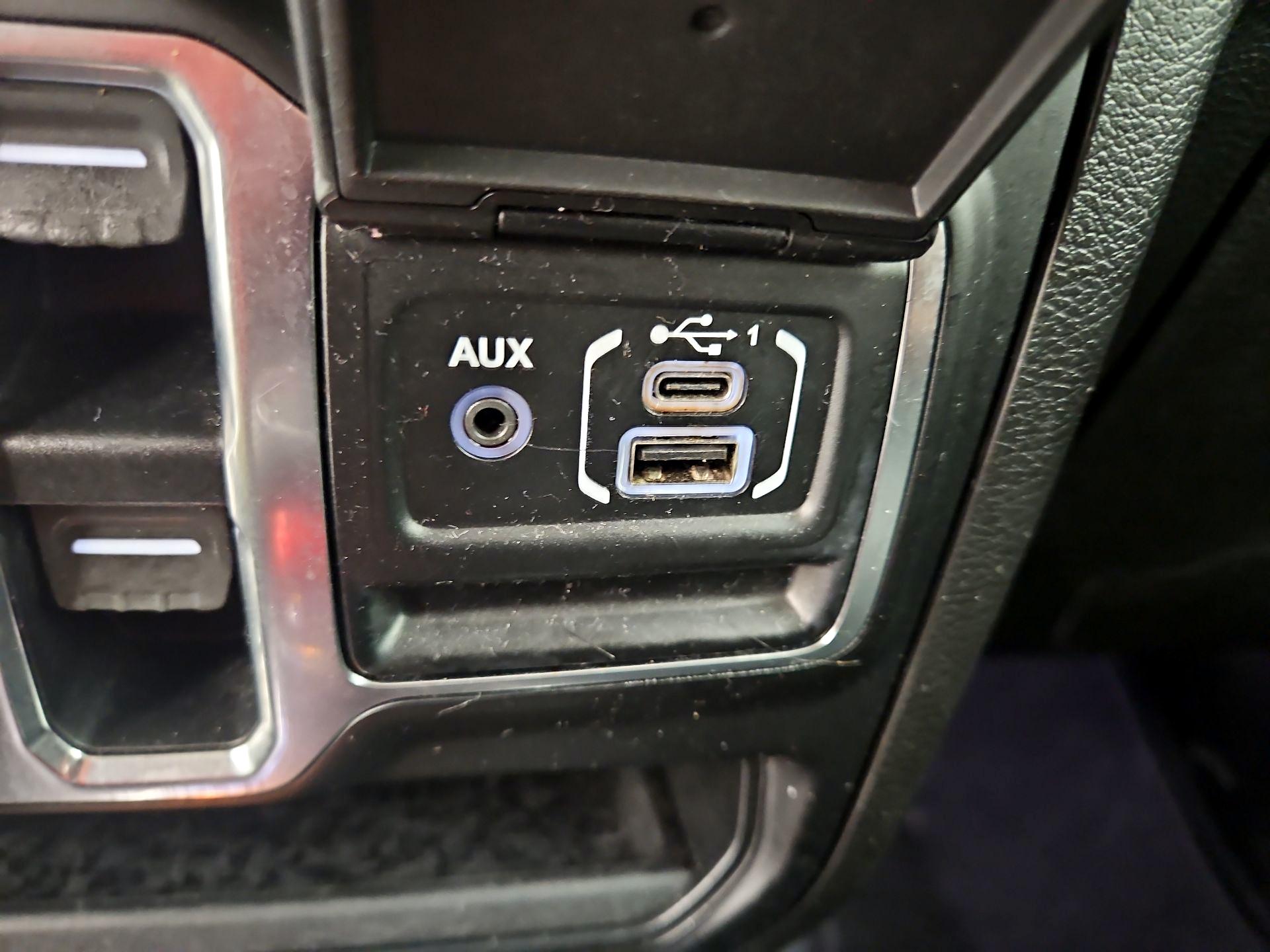 Thumbnail: 2020 Jeep Wrangler - 18