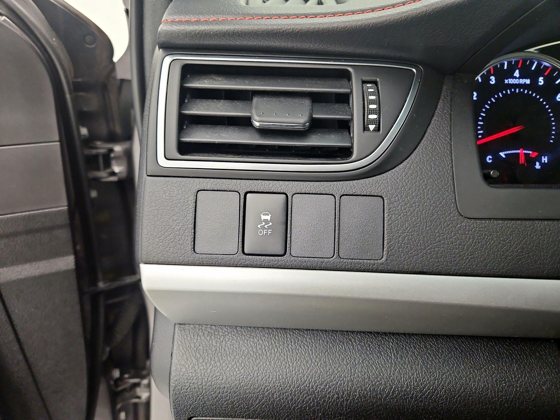 Thumbnail: 2016 Toyota Camry - 13